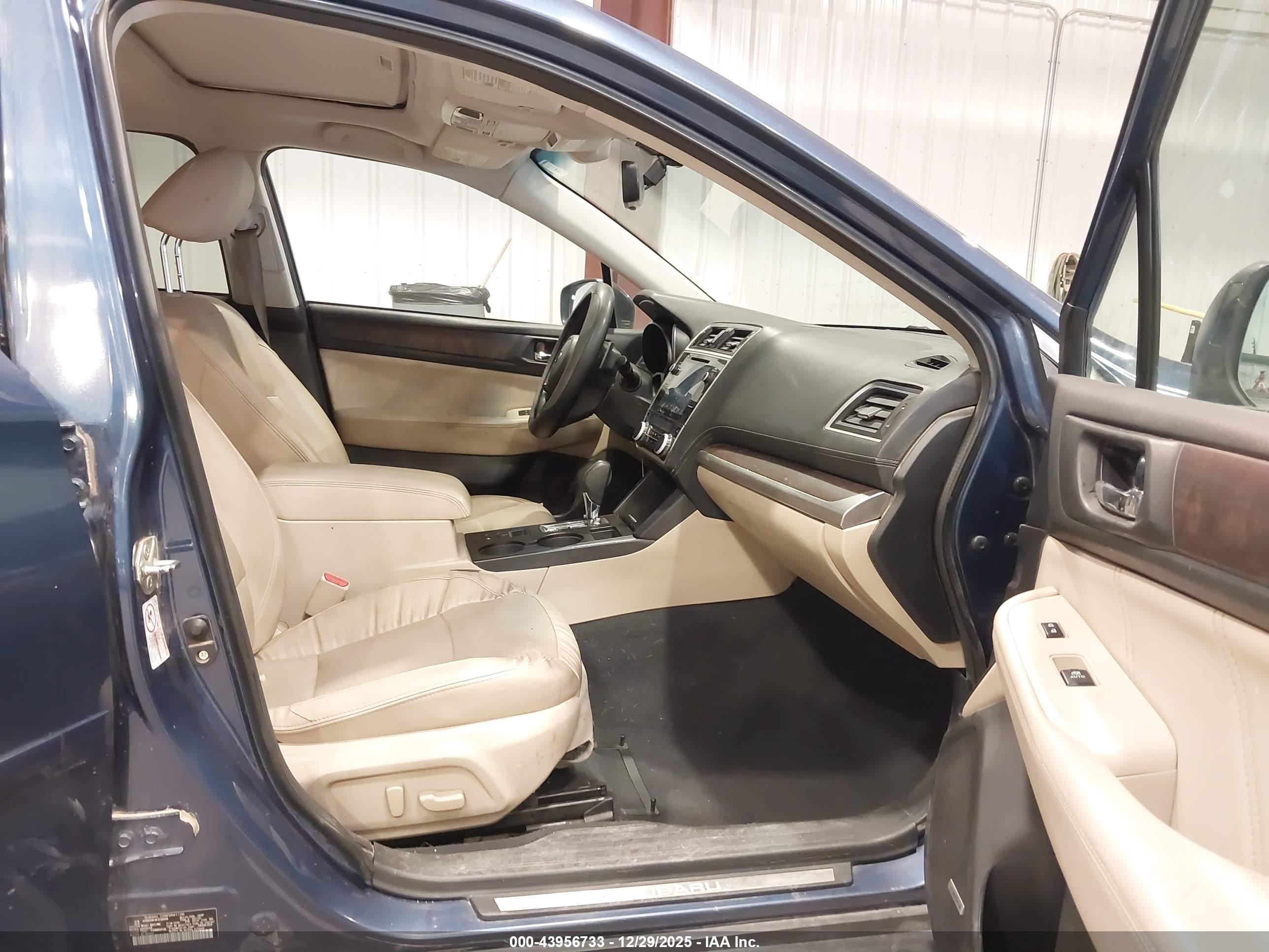 SUBARU OUTBACK image 5