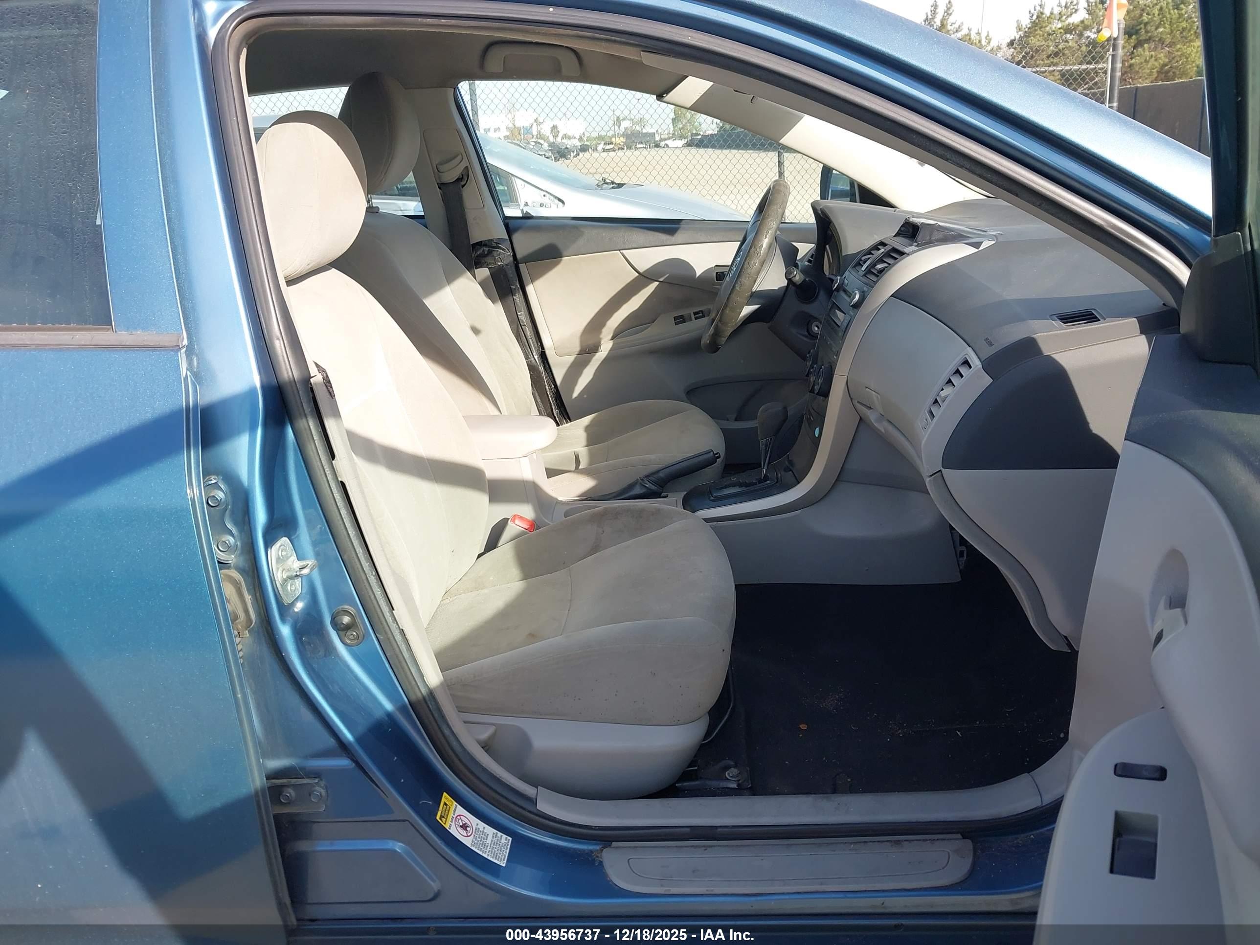 TOYOTA COROLLA image 5
