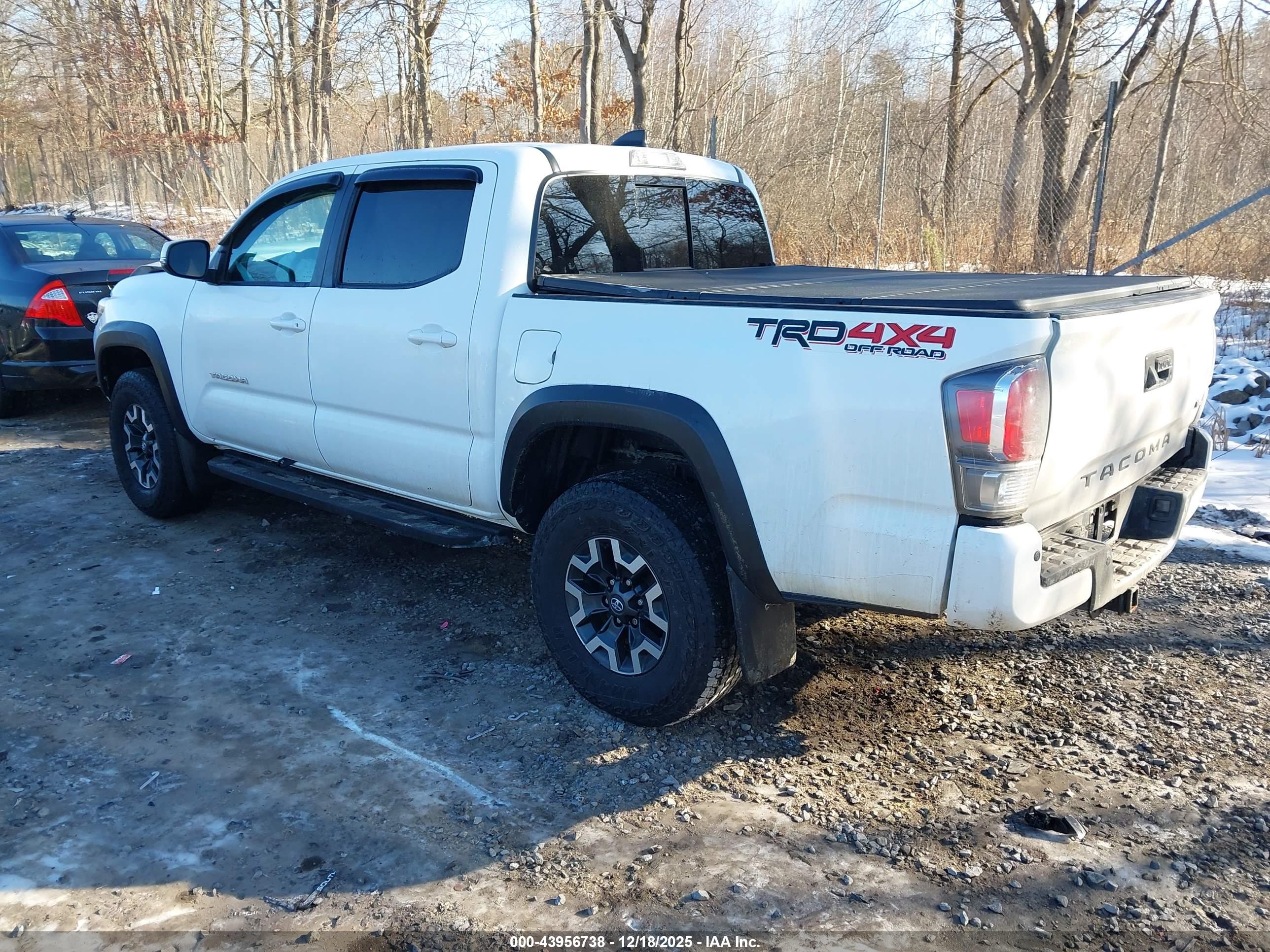 TOYOTA TACOMA image 3