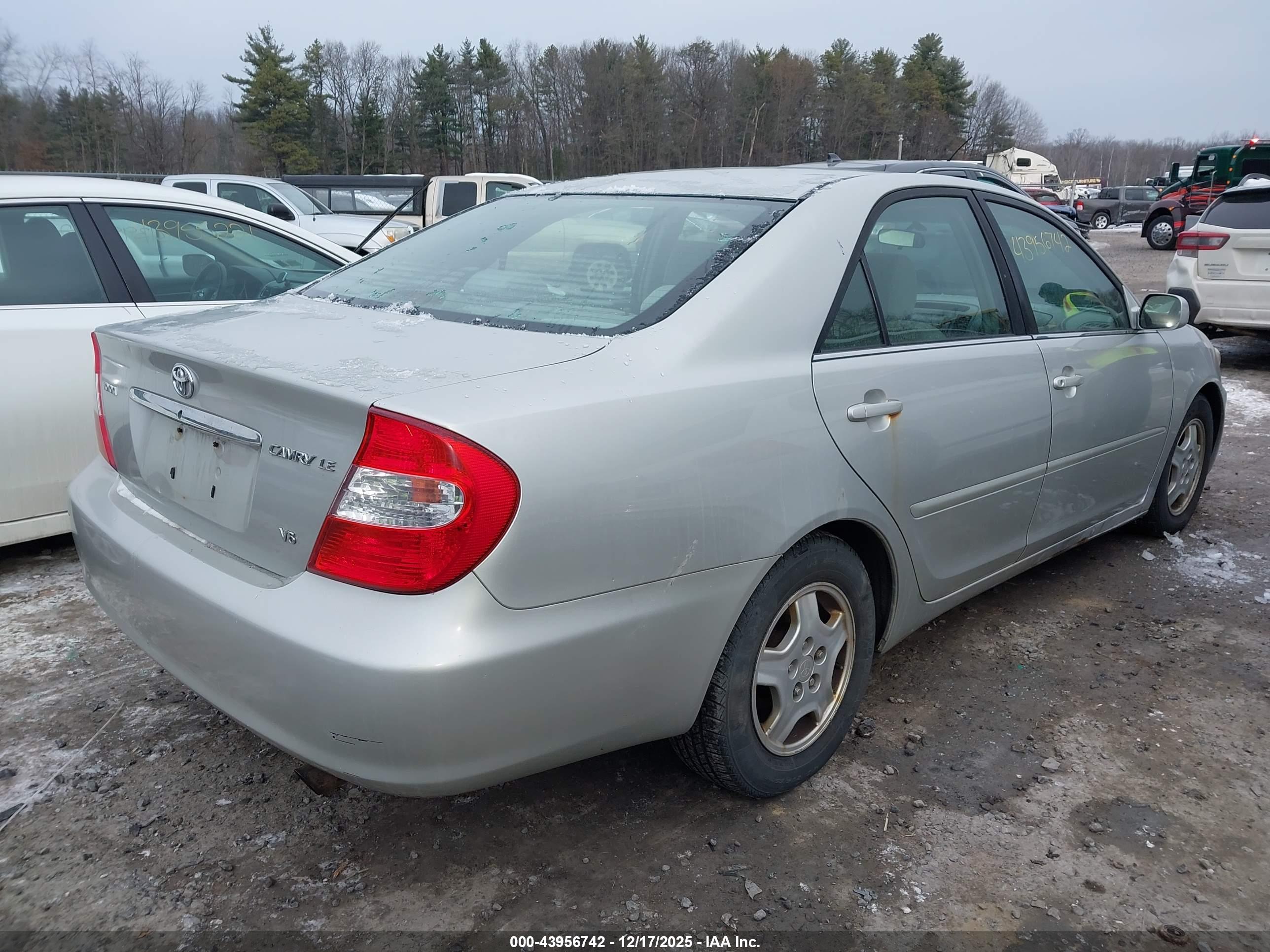 TOYOTA CAMRY image 4