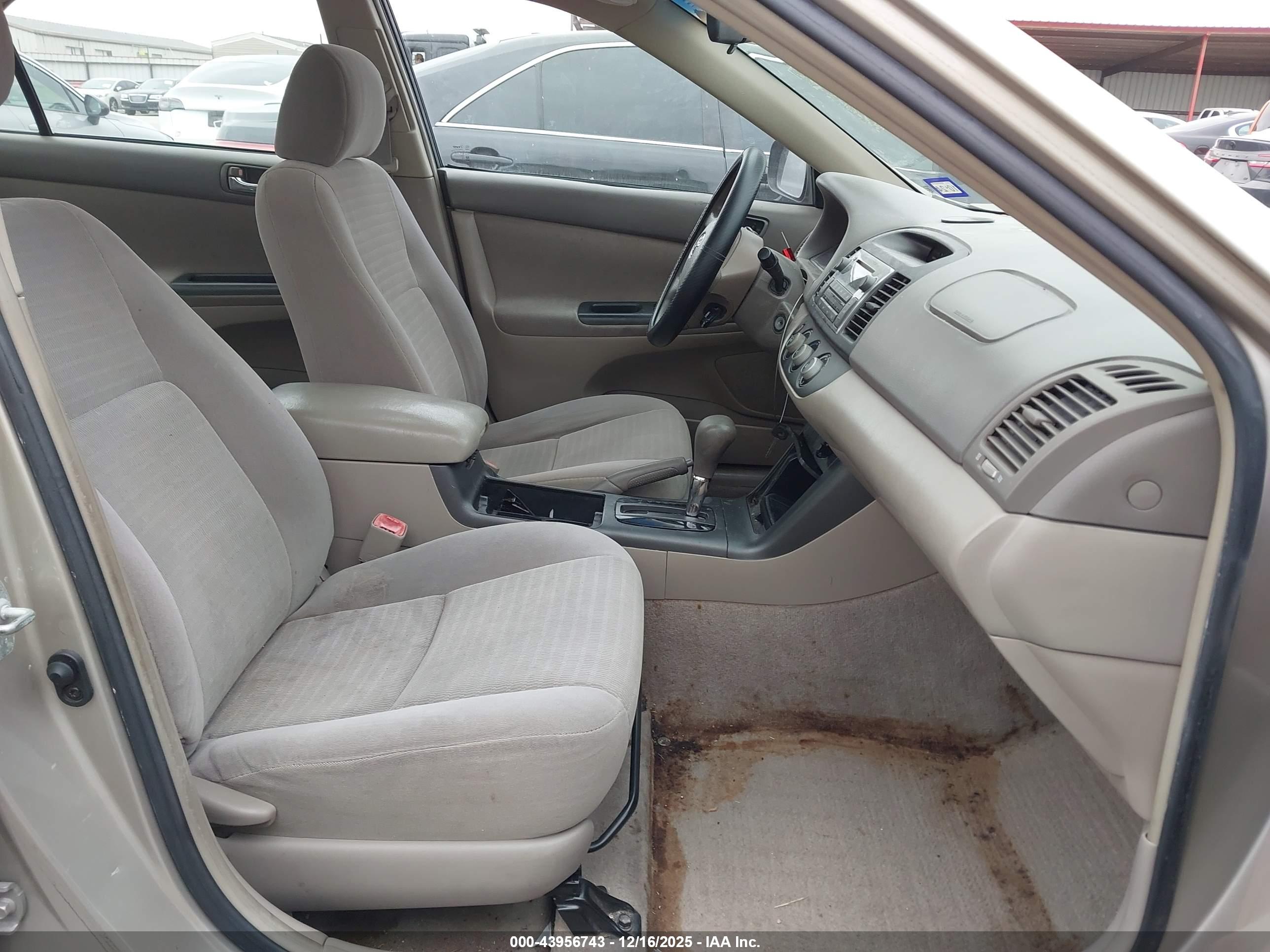 TOYOTA CAMRY image 5