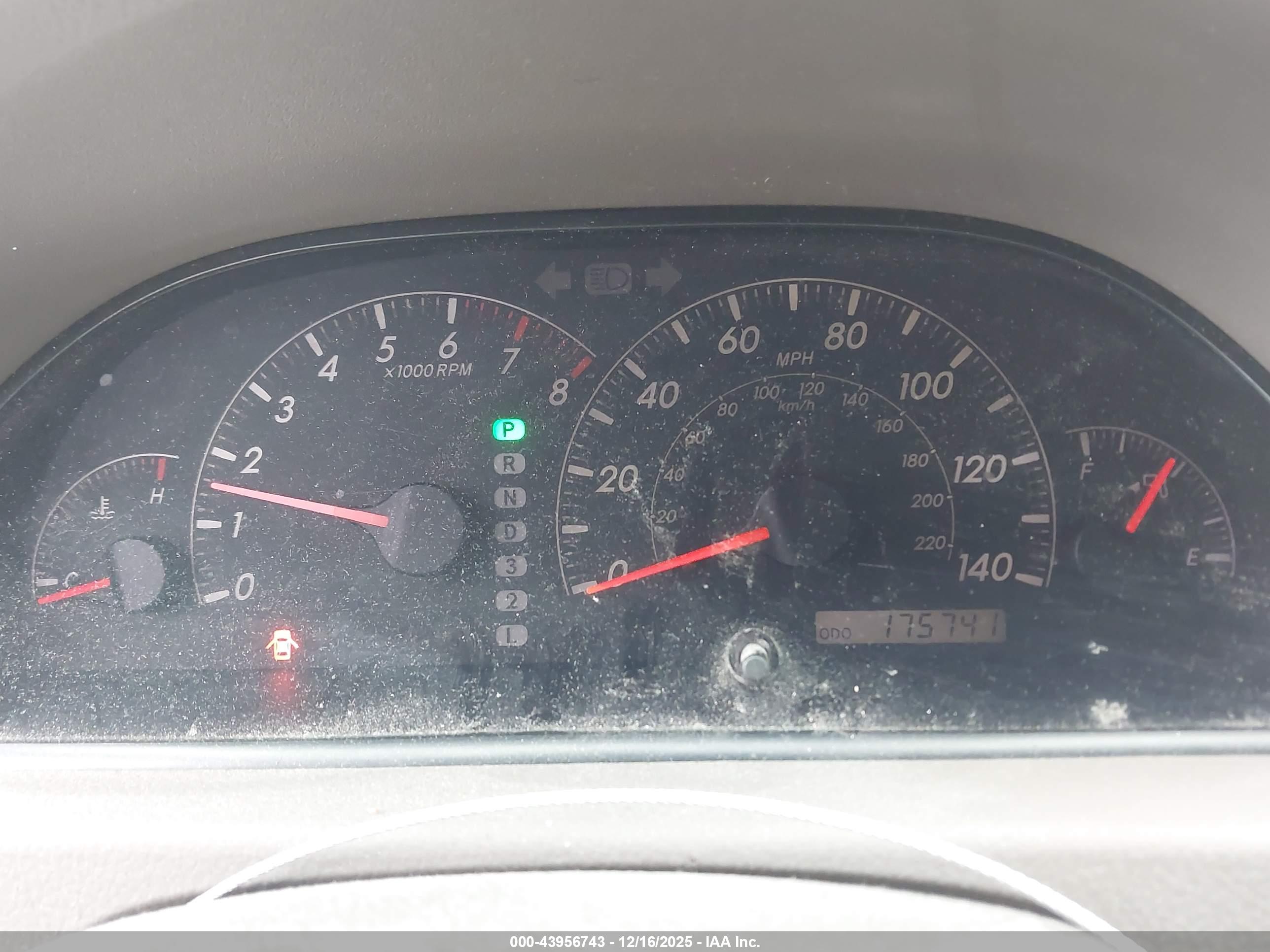 TOYOTA CAMRY image 7