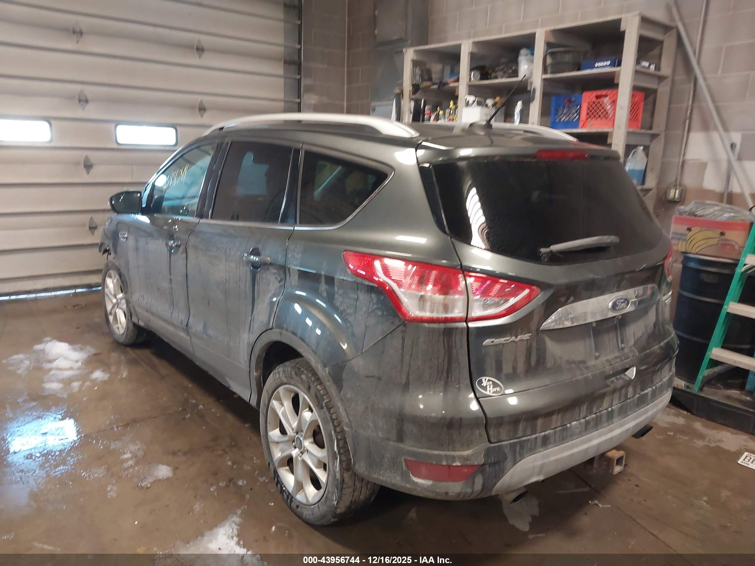 FORD ESCAPE image 3