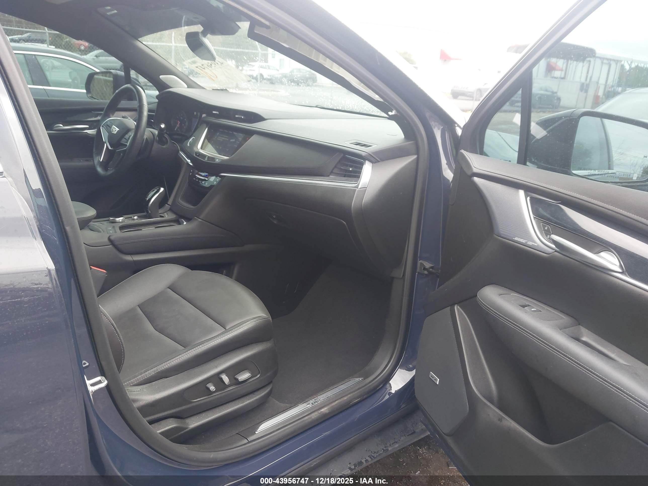 CADILLAC XT5 image 5