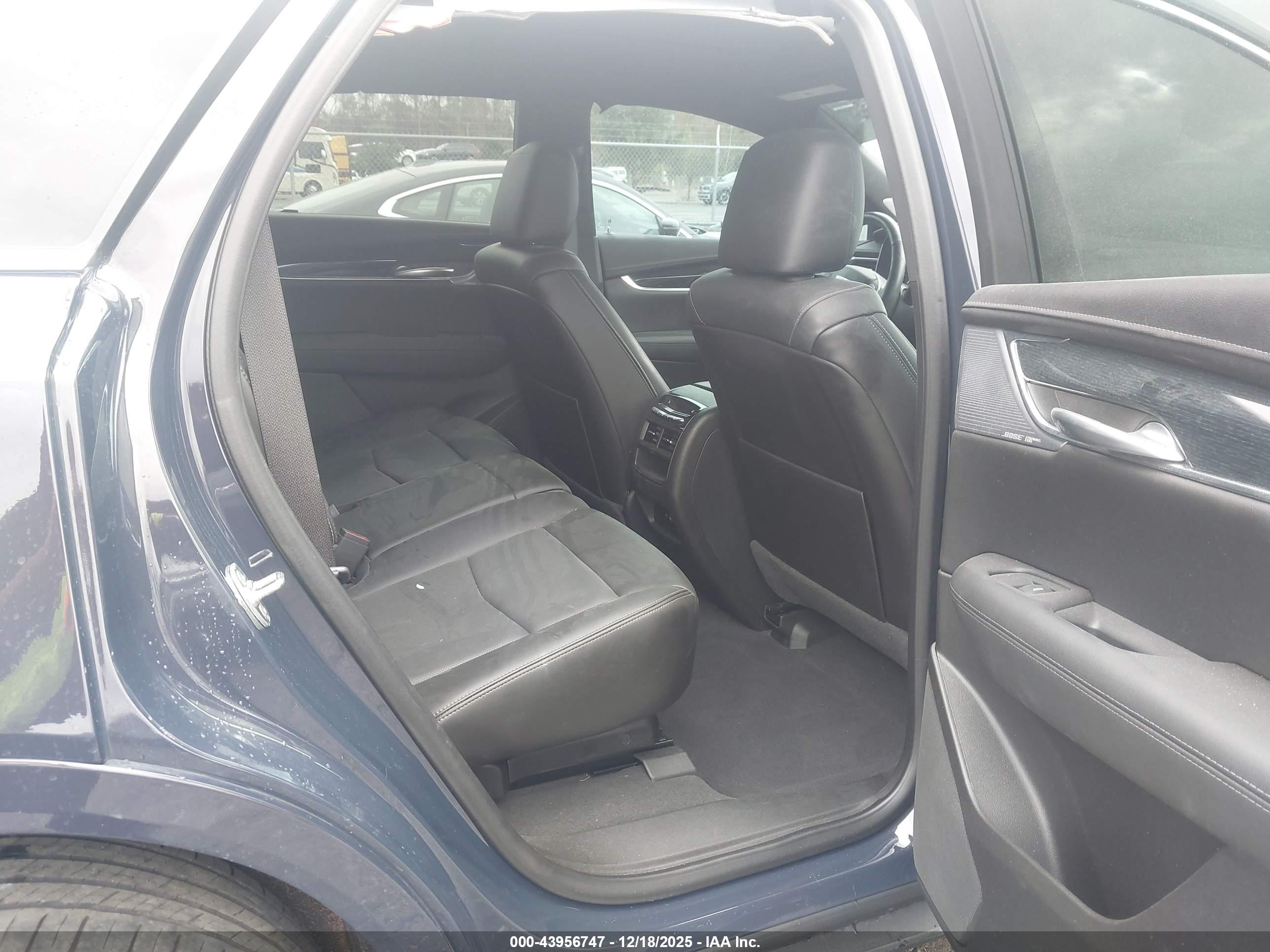 CADILLAC XT5 image 8