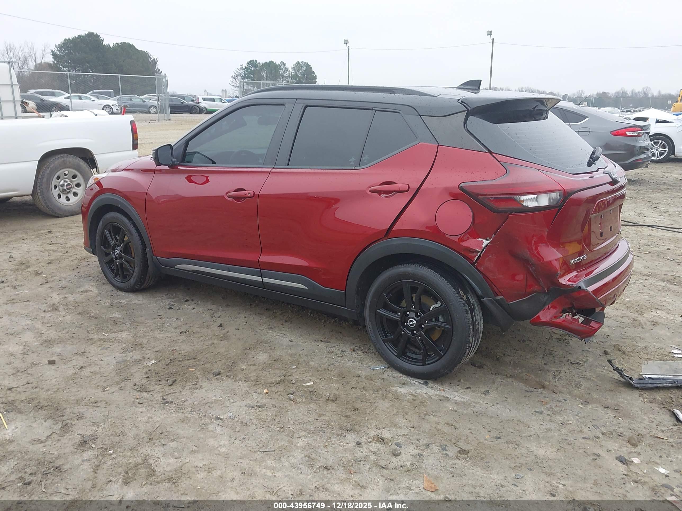 NISSAN KICKS image 3