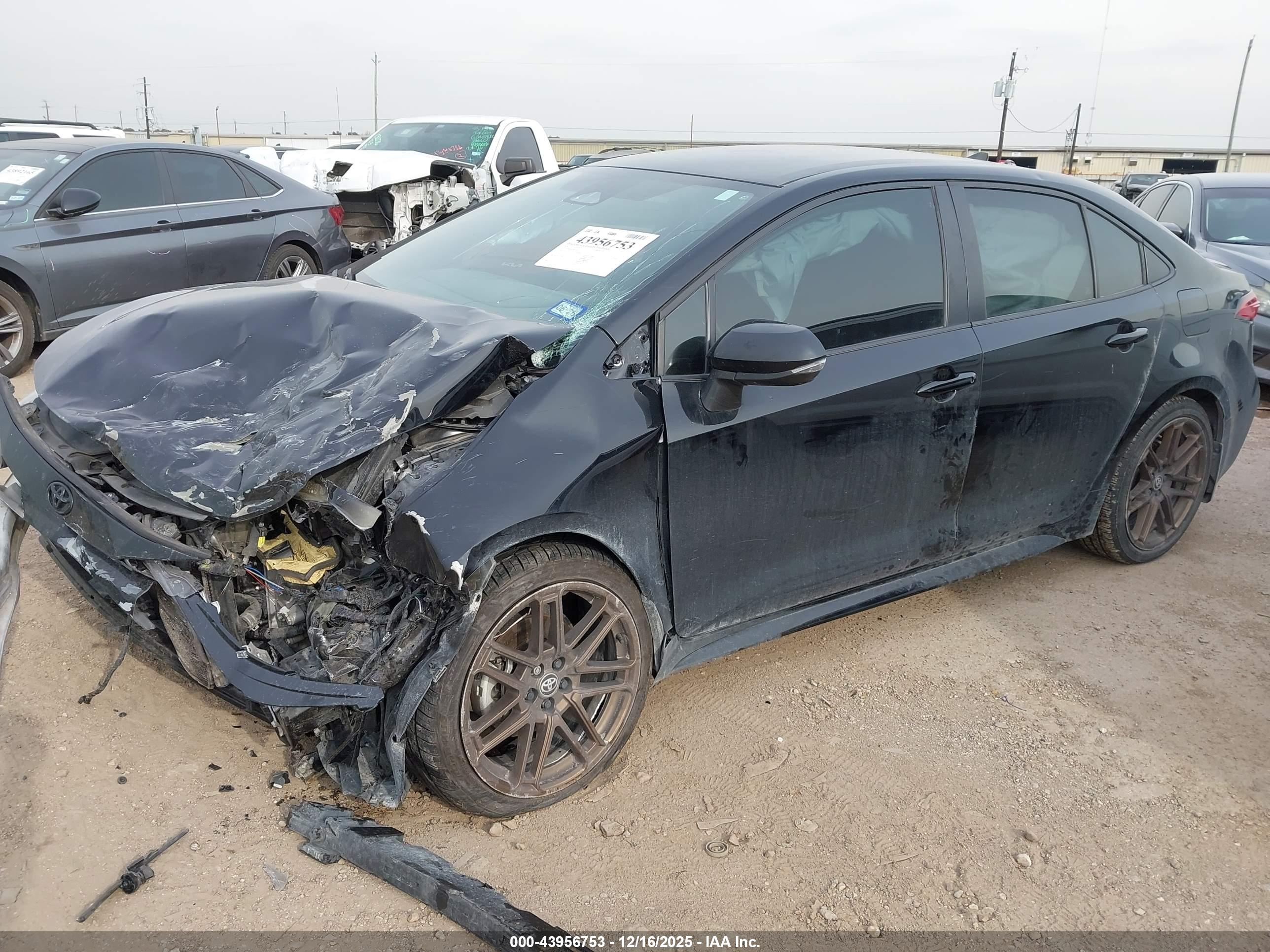 TOYOTA COROLLA image 2