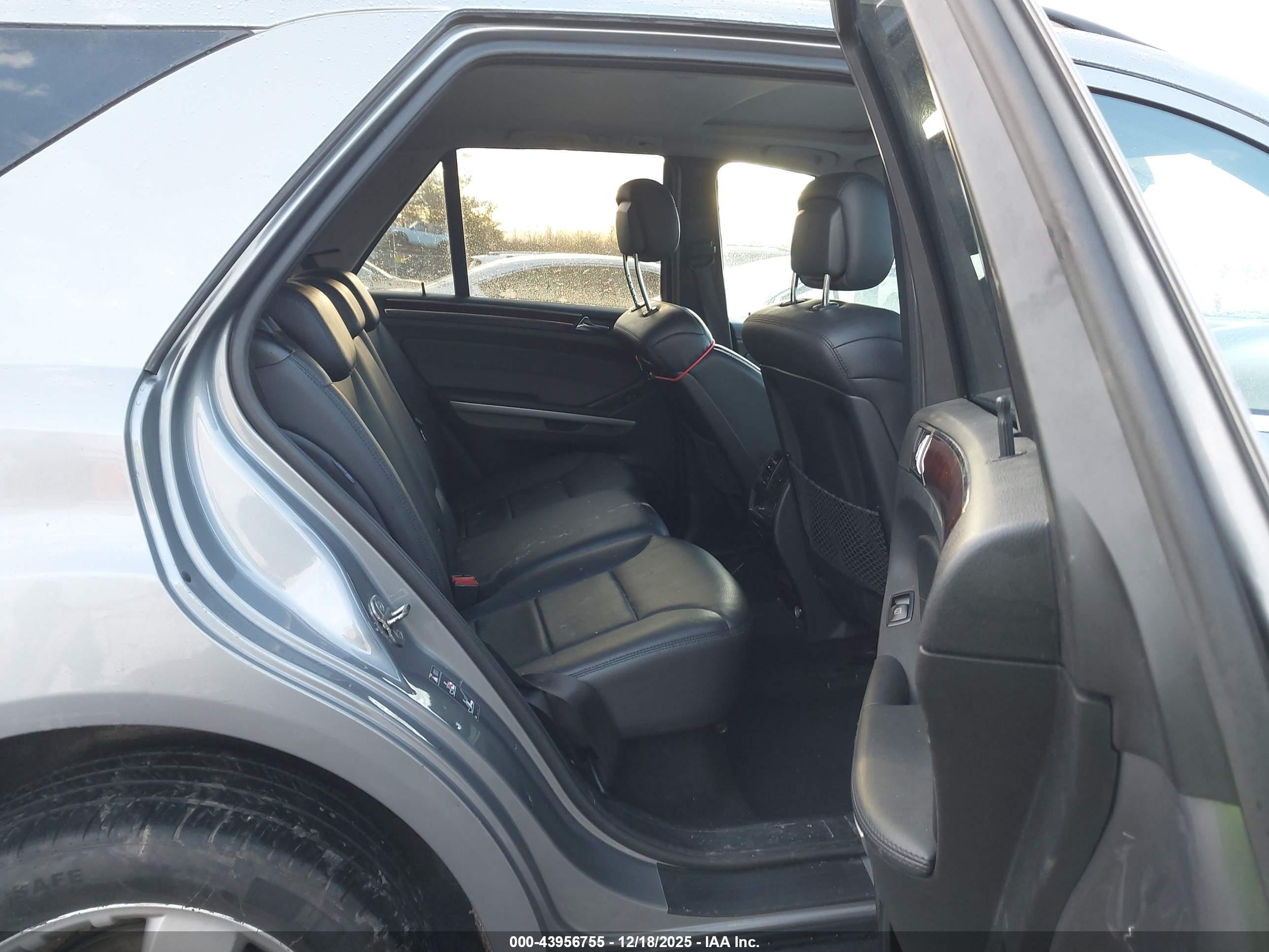 MERCEDES-BENZ ML image 8