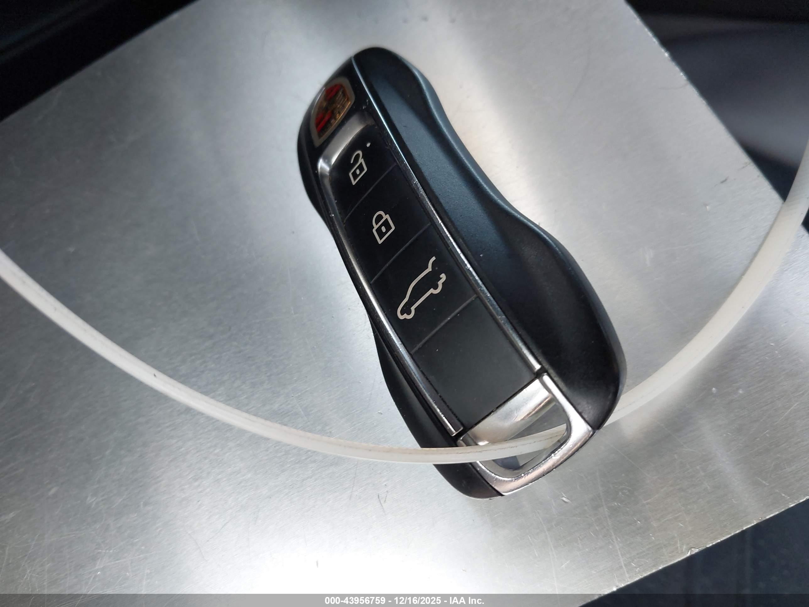 PORSCHE CAYENNE image 11