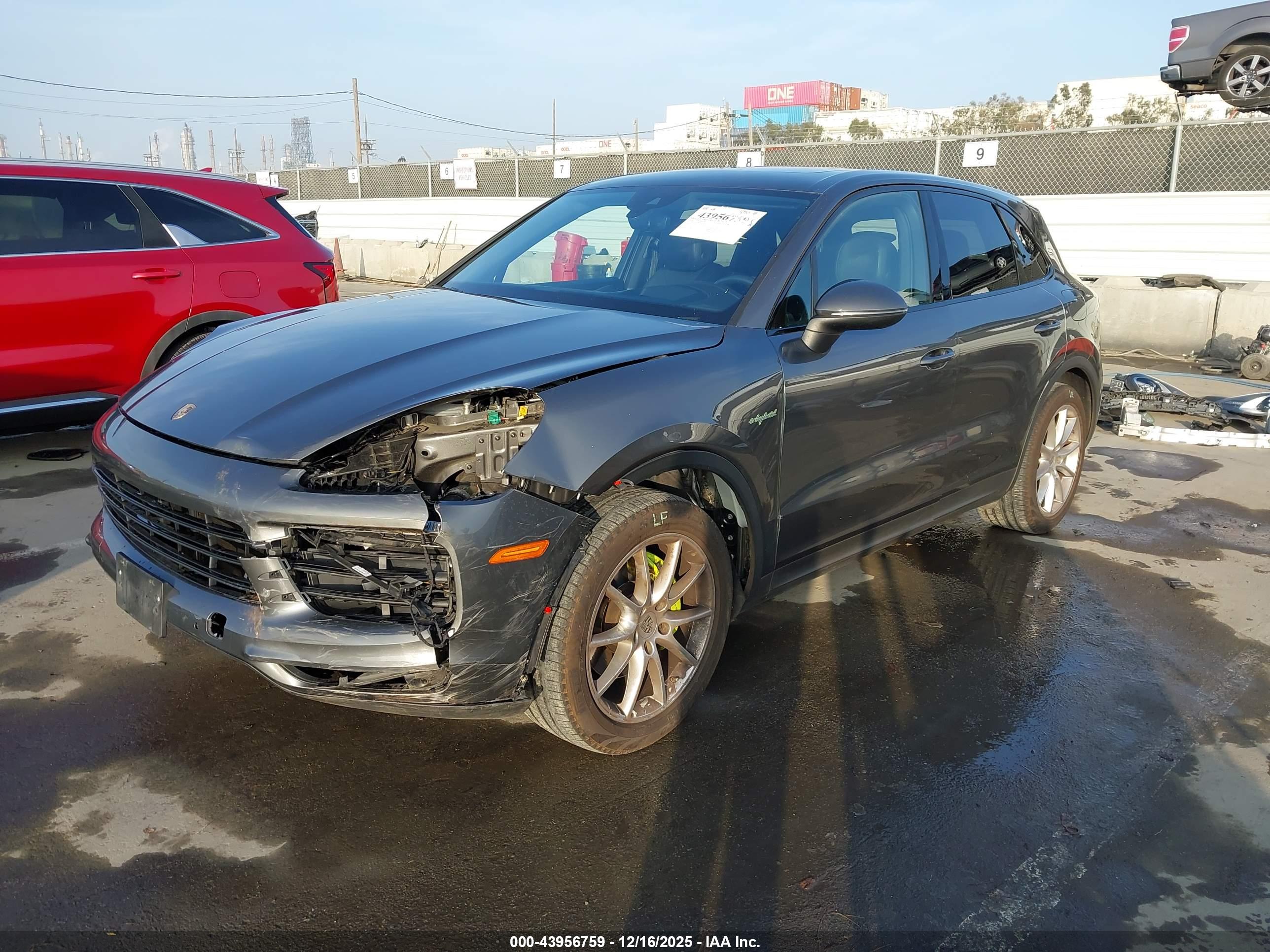 PORSCHE CAYENNE image 2