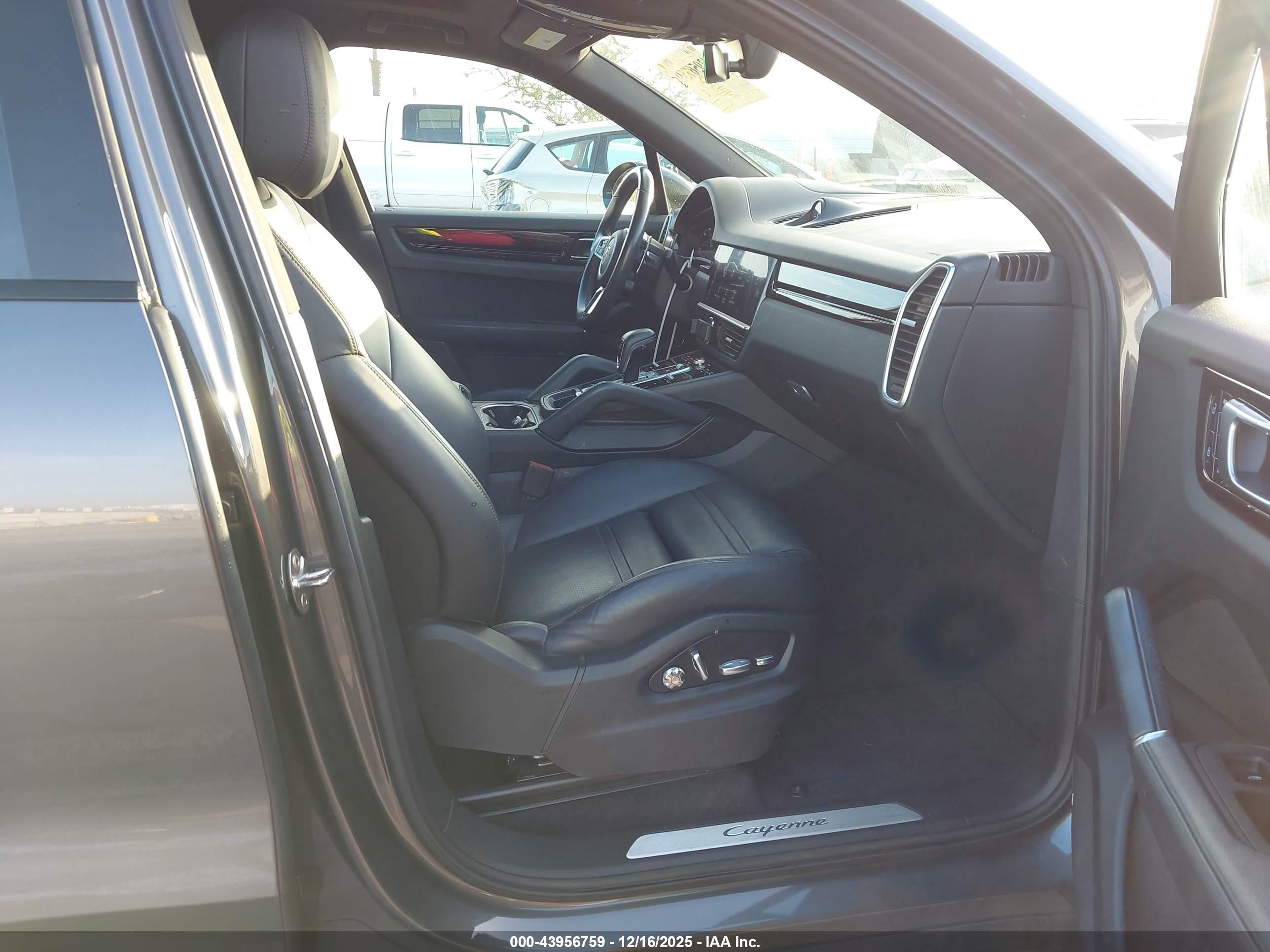PORSCHE CAYENNE image 5