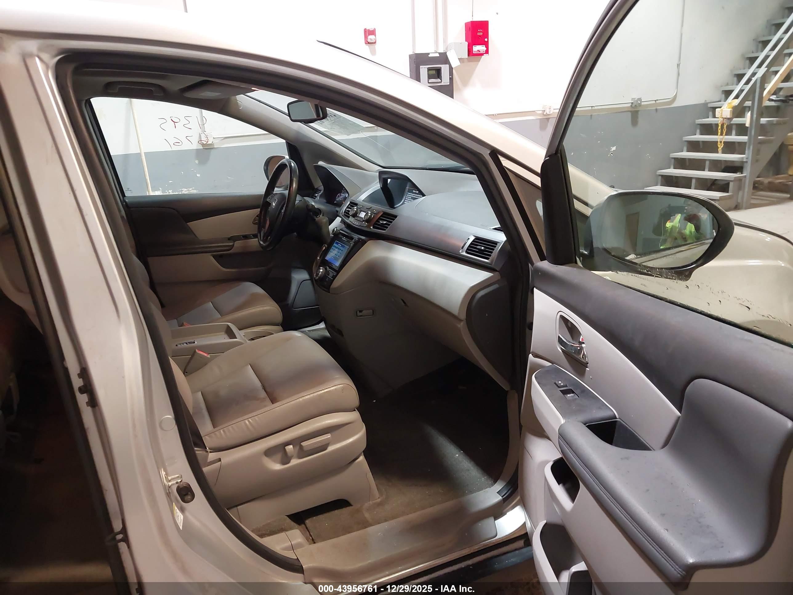 HONDA ODYSSEY image 5