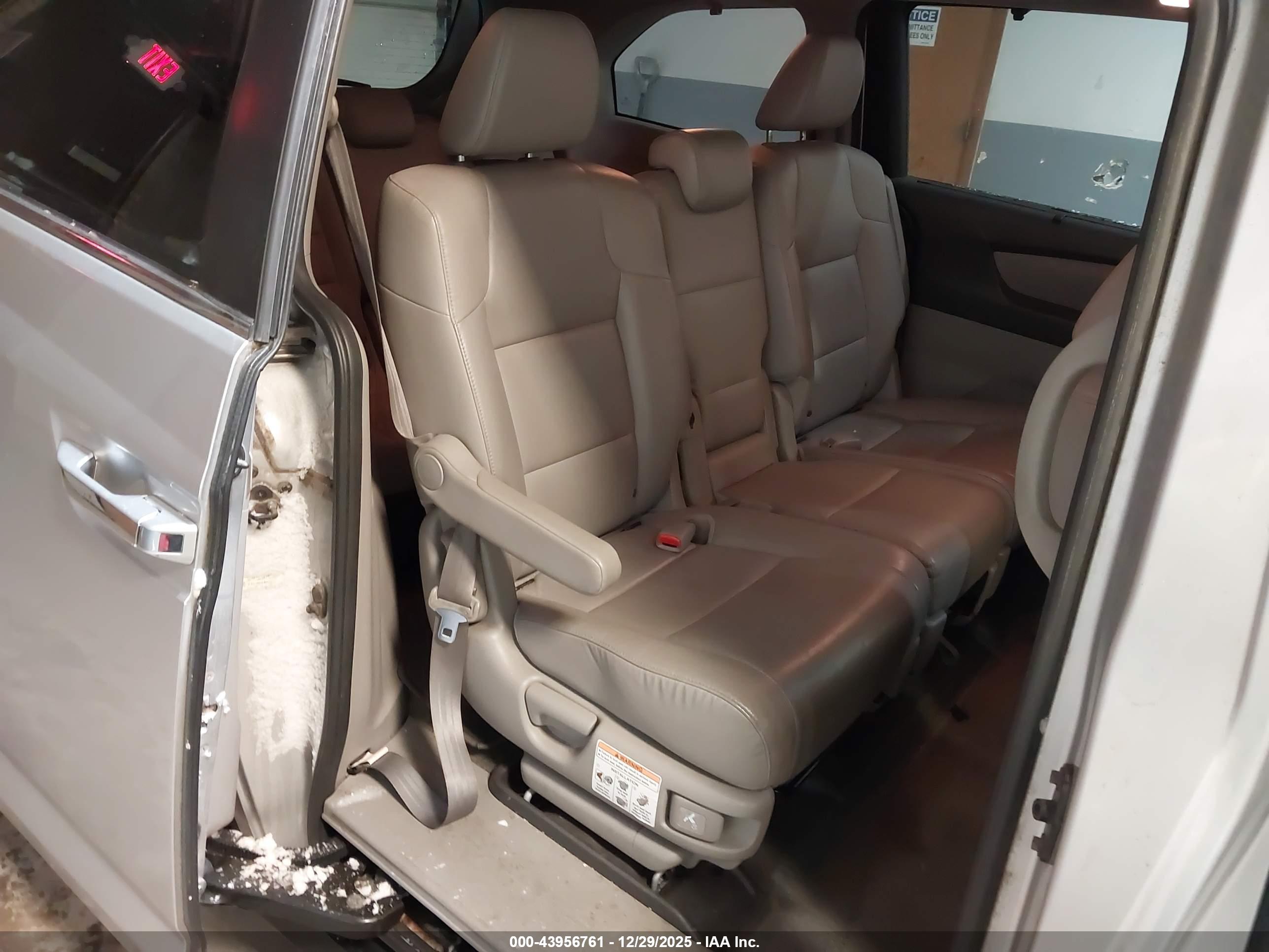 HONDA ODYSSEY image 8