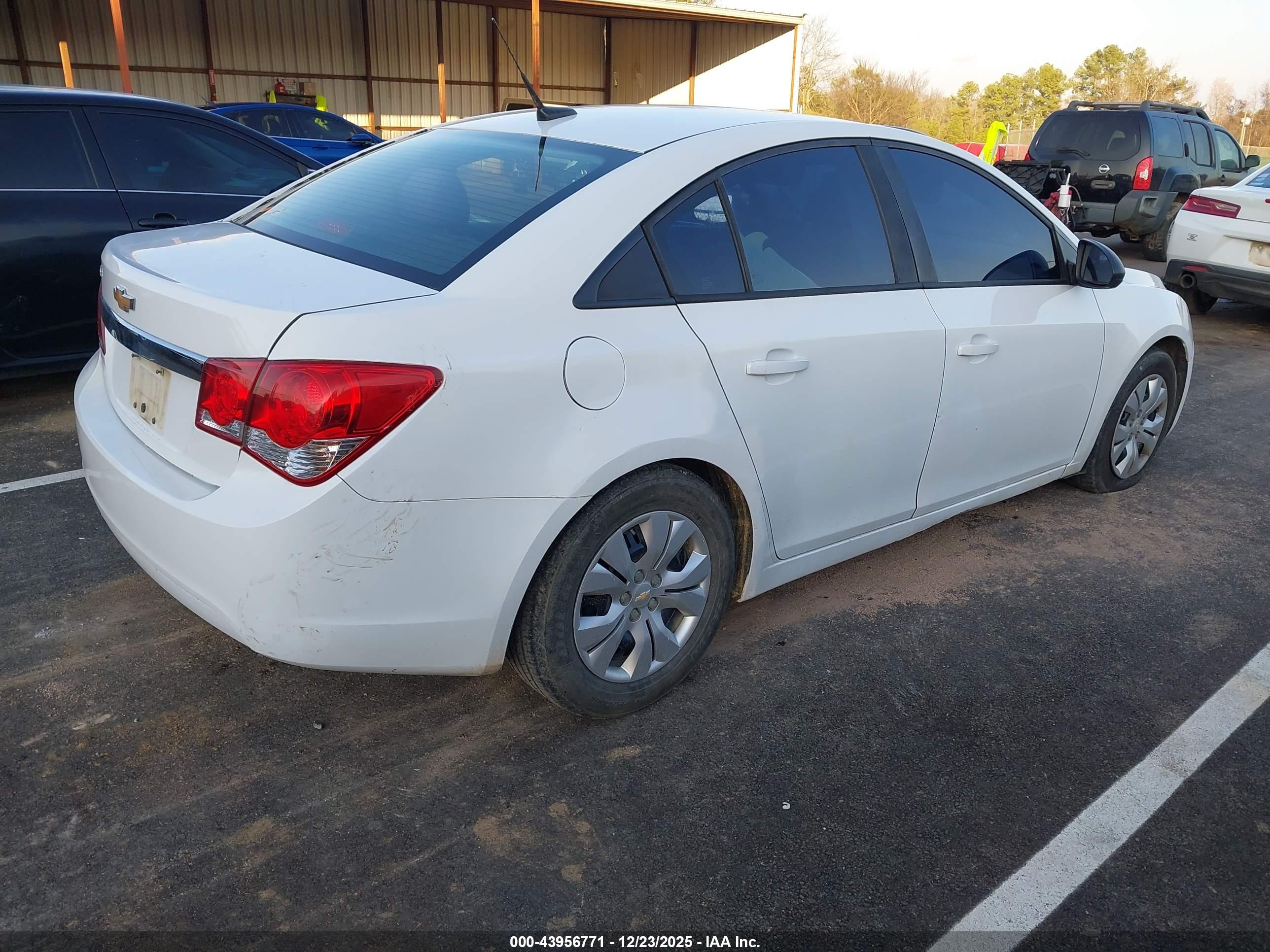 CHEVROLET CRUZE image 4