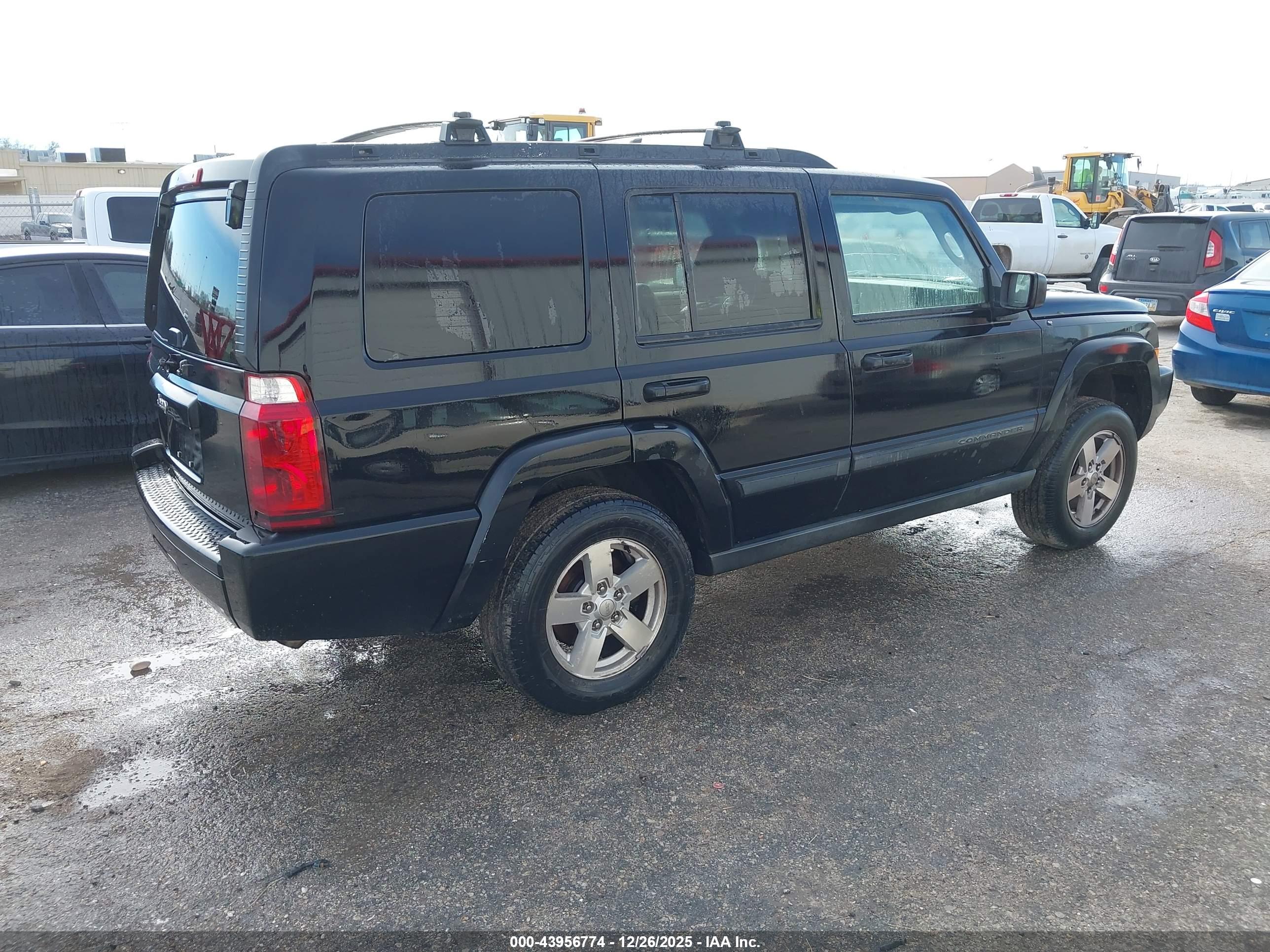 JEEP COMMANDER image 4