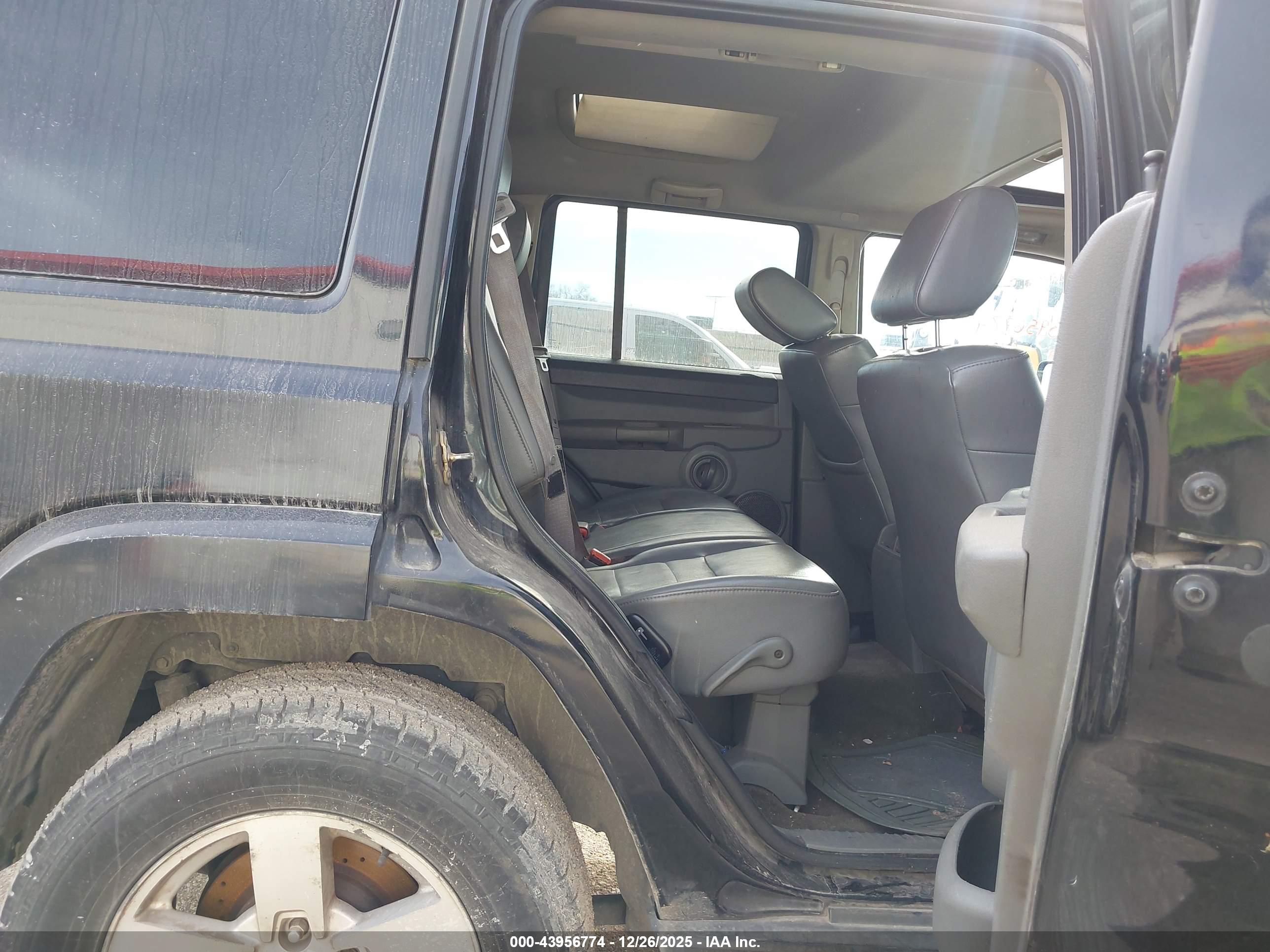 JEEP COMMANDER image 8