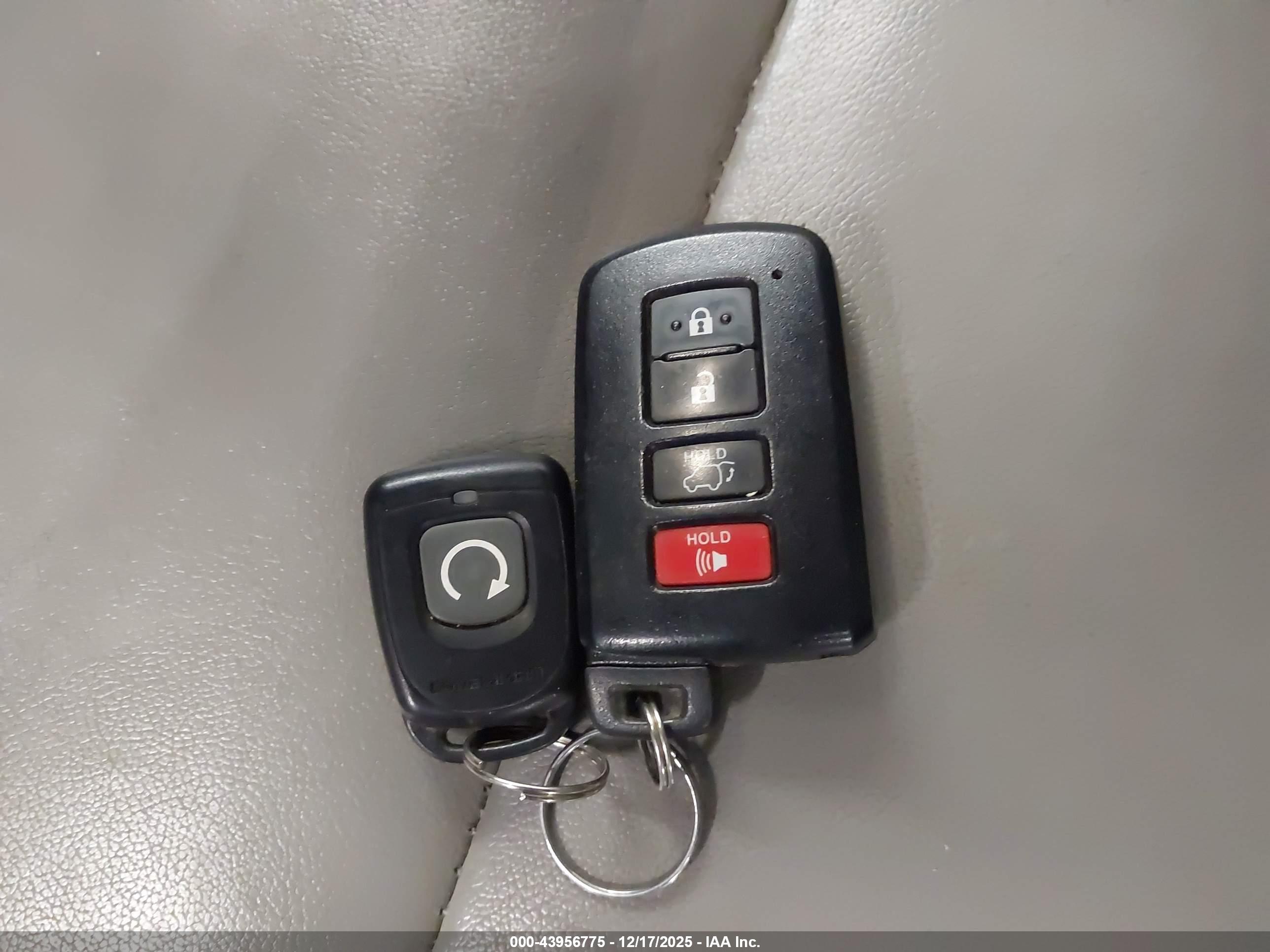 TOYOTA HIGHLANDER image 11