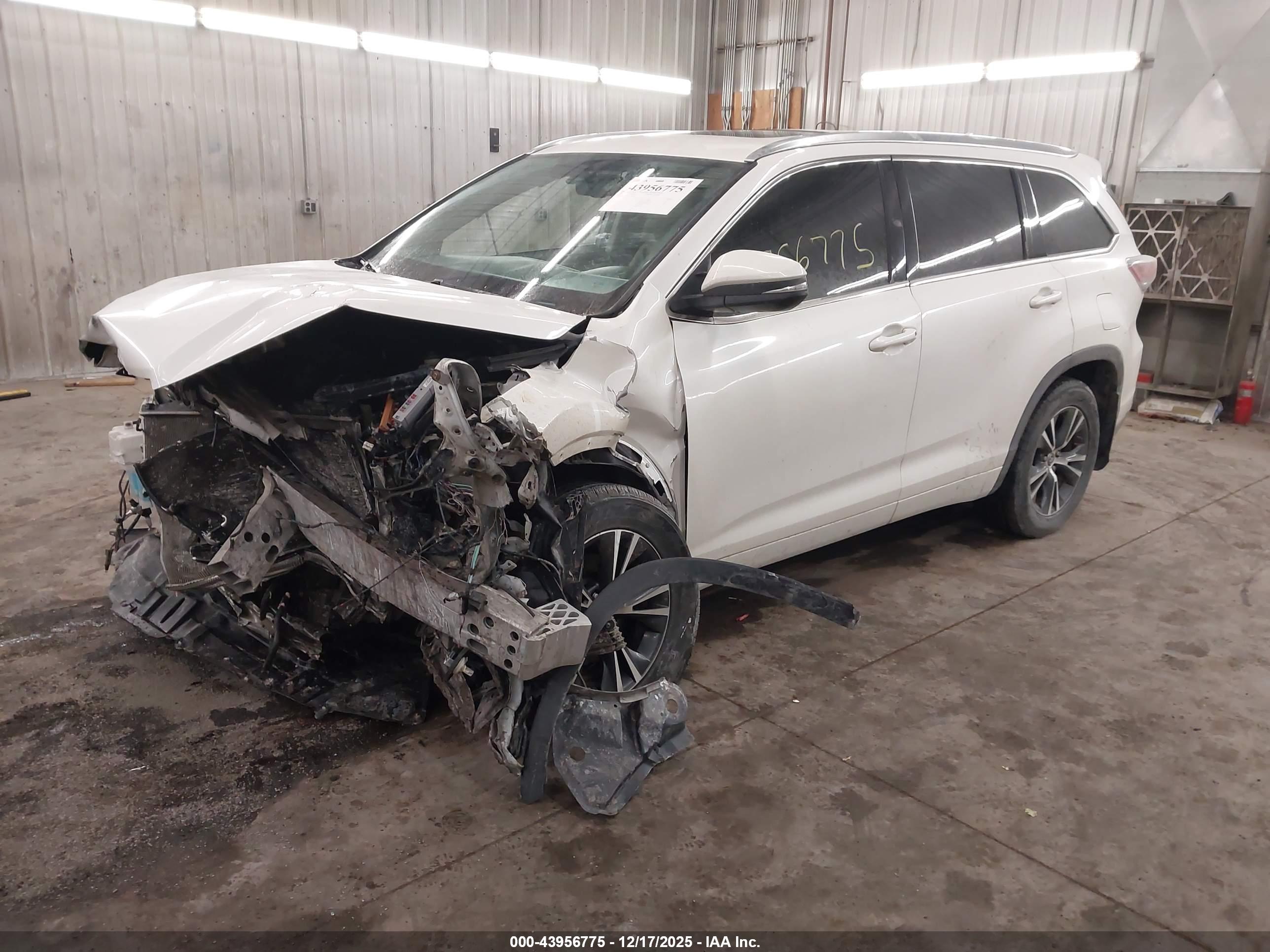 TOYOTA HIGHLANDER image 2