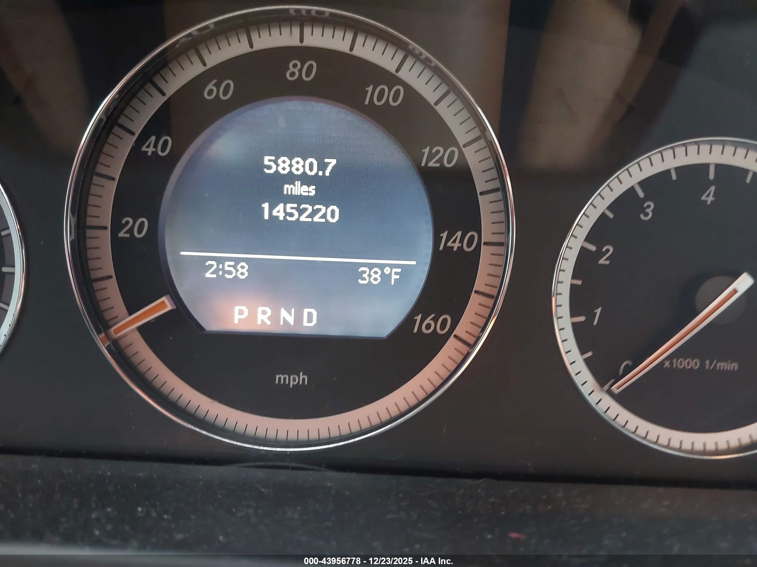 MERCEDES-BENZ C image 7