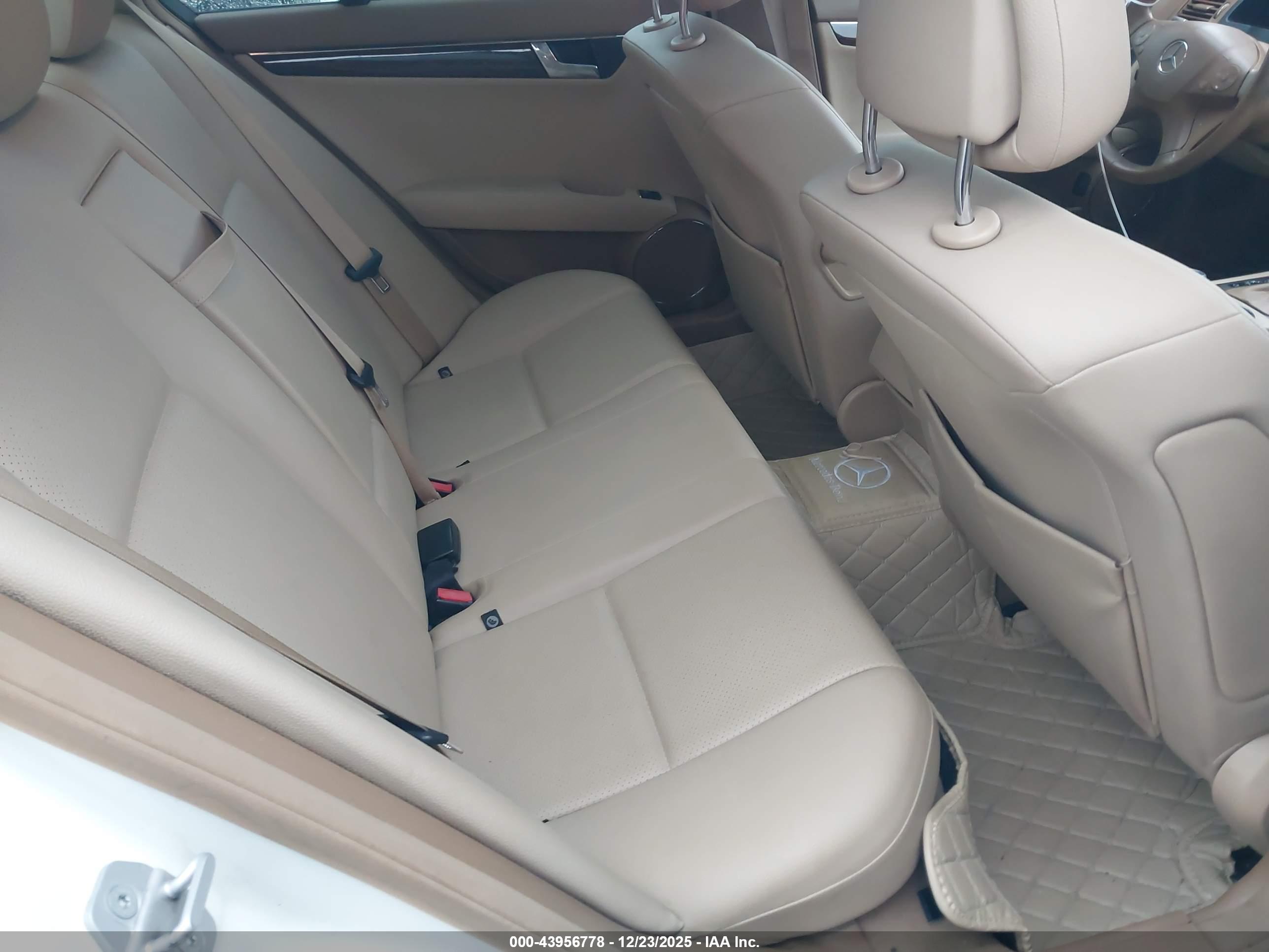 MERCEDES-BENZ C image 8