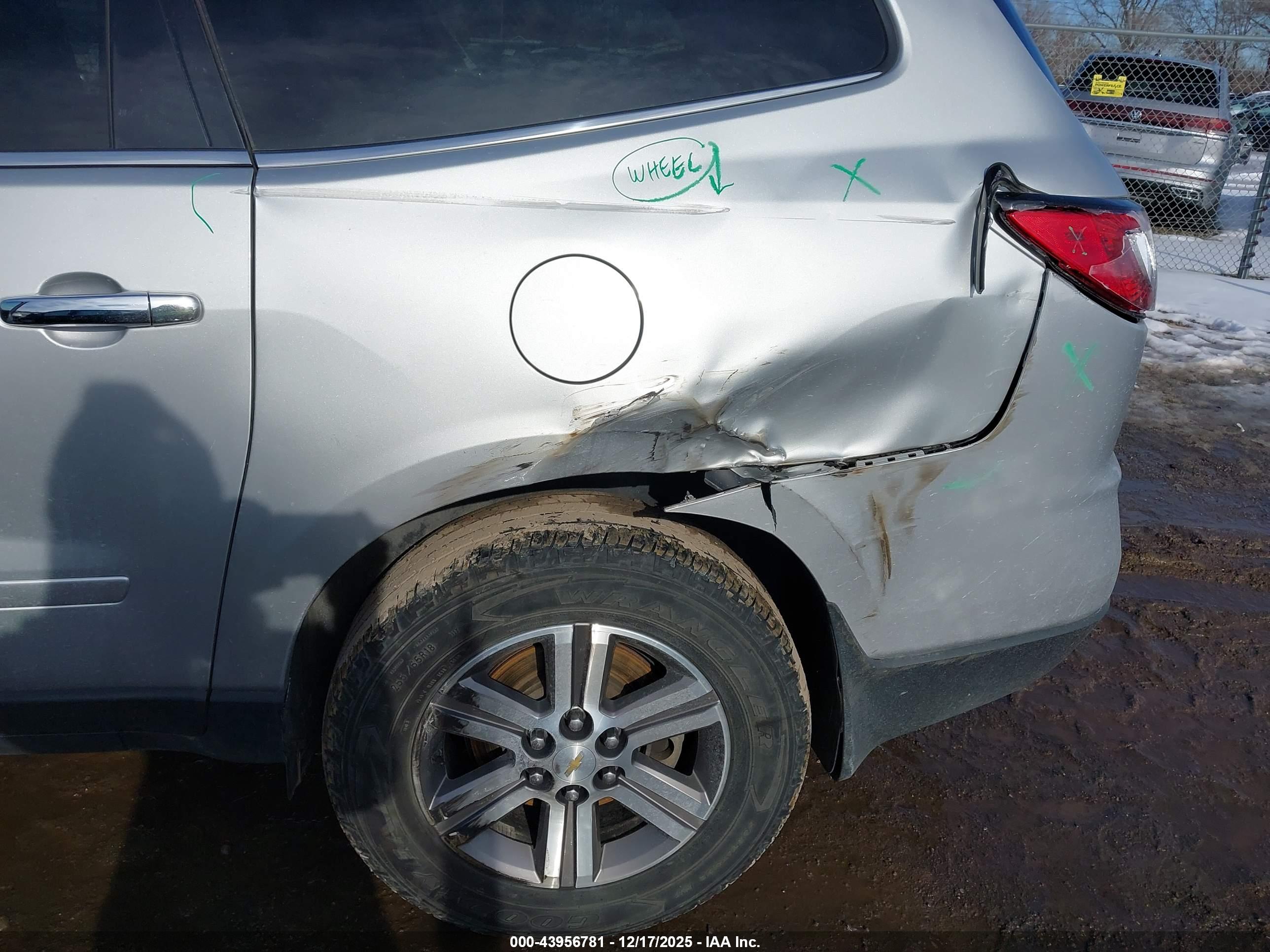 CHEVROLET TRAVERSE image 6