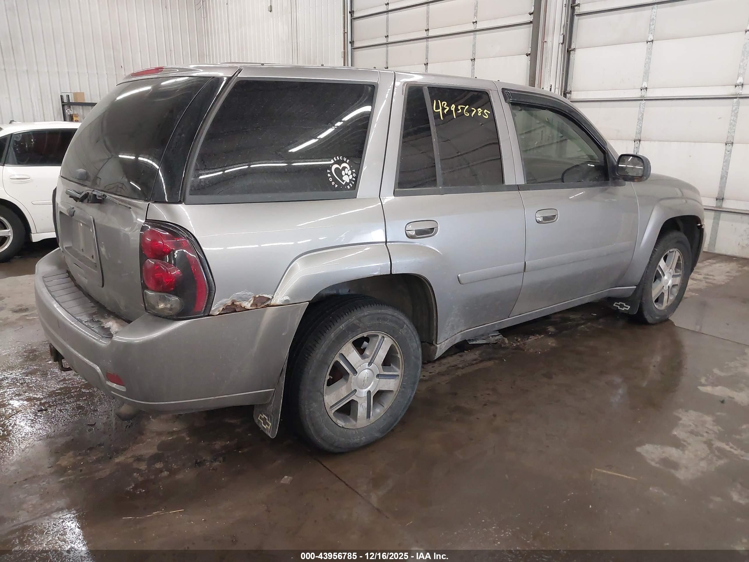 CHEVROLET TRAILBLAZER image 4