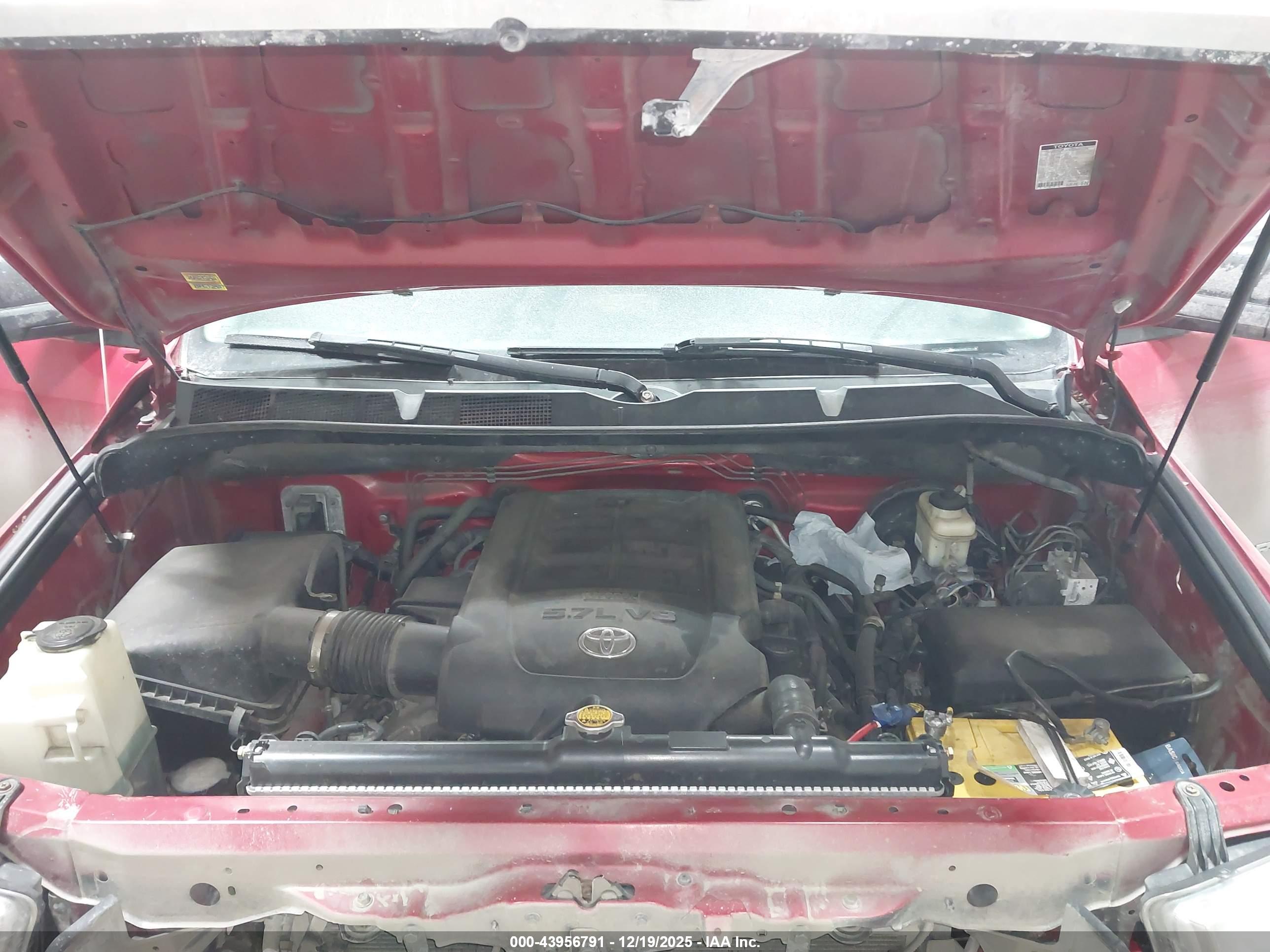 TOYOTA TUNDRA image 10
