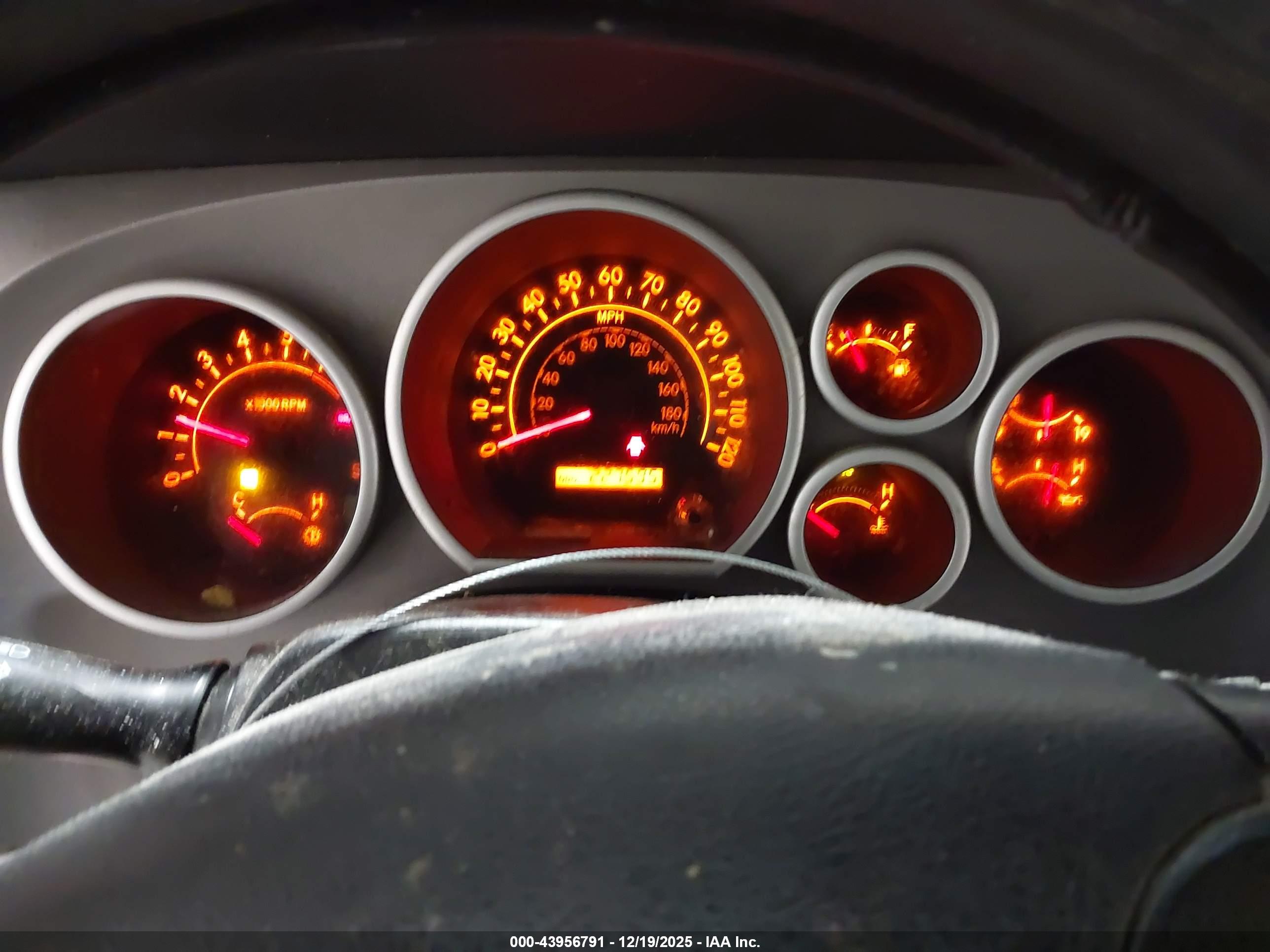 TOYOTA TUNDRA image 7