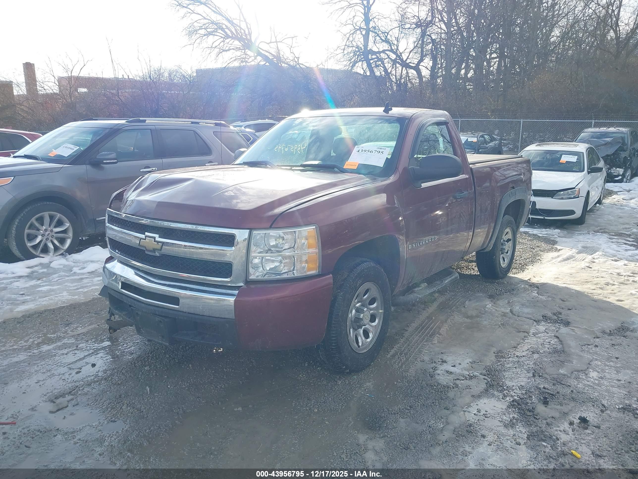 CHEVROLET SILVERADO image 2