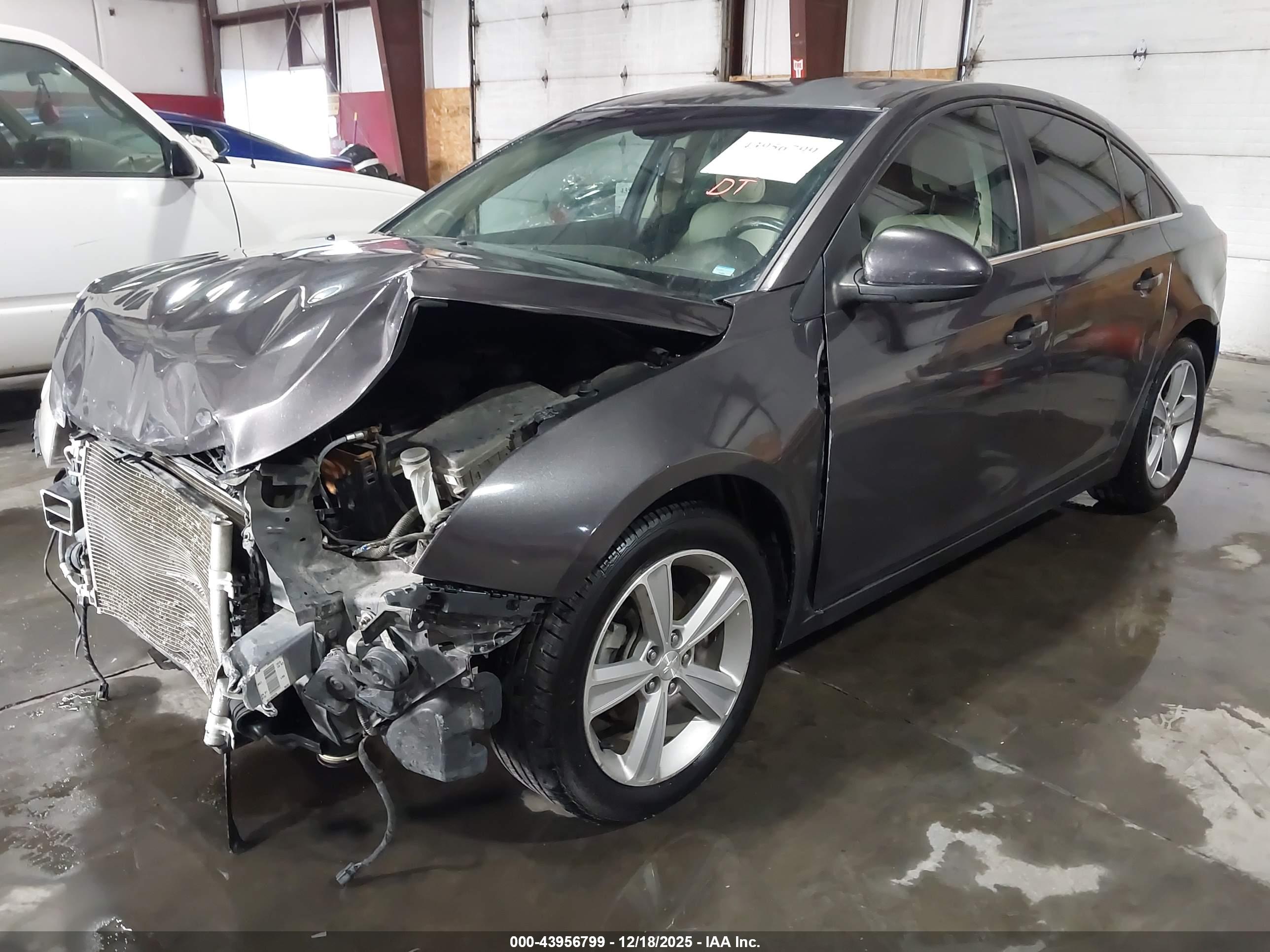 CHEVROLET CRUZE image 2