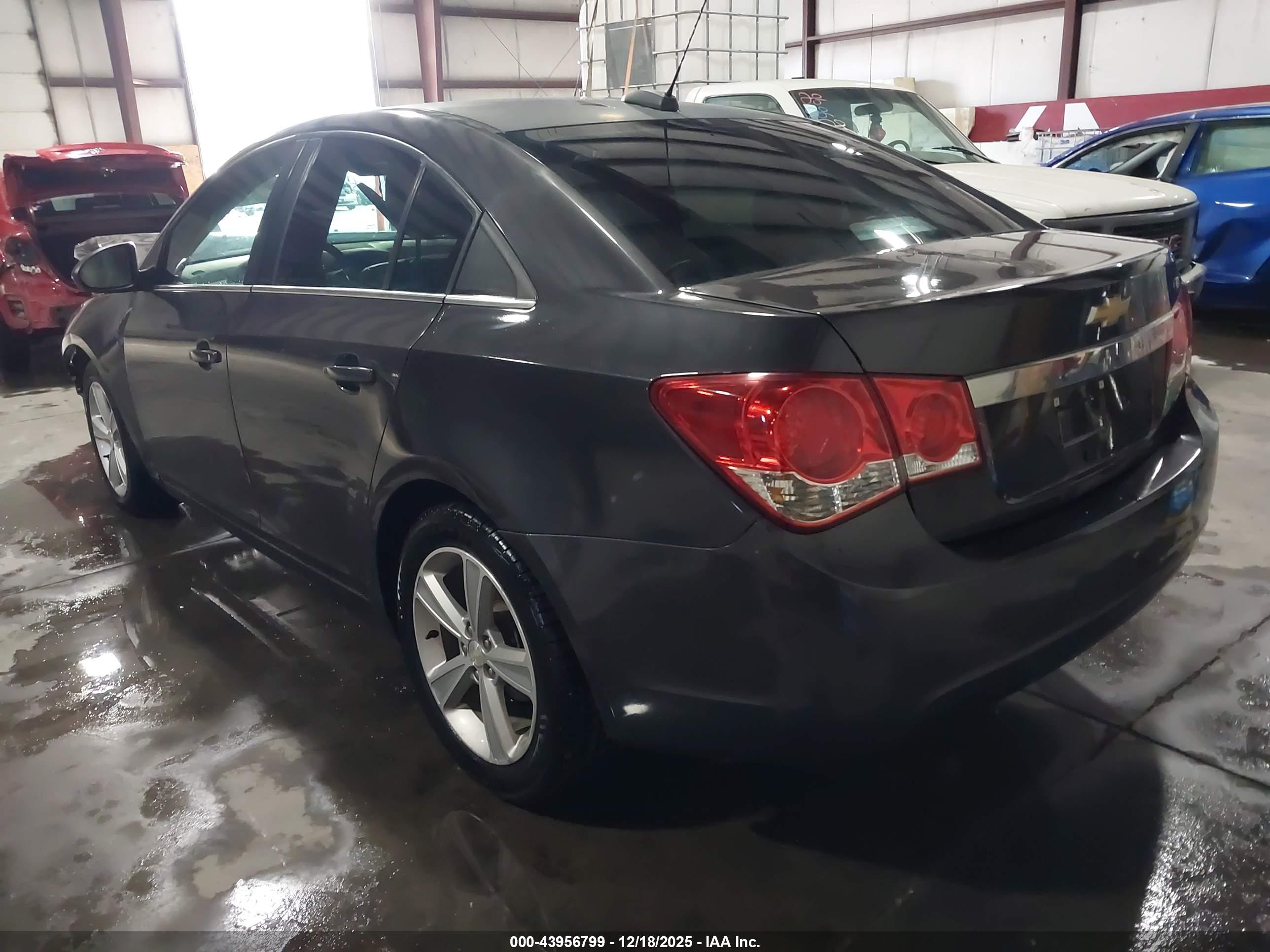 CHEVROLET CRUZE image 3