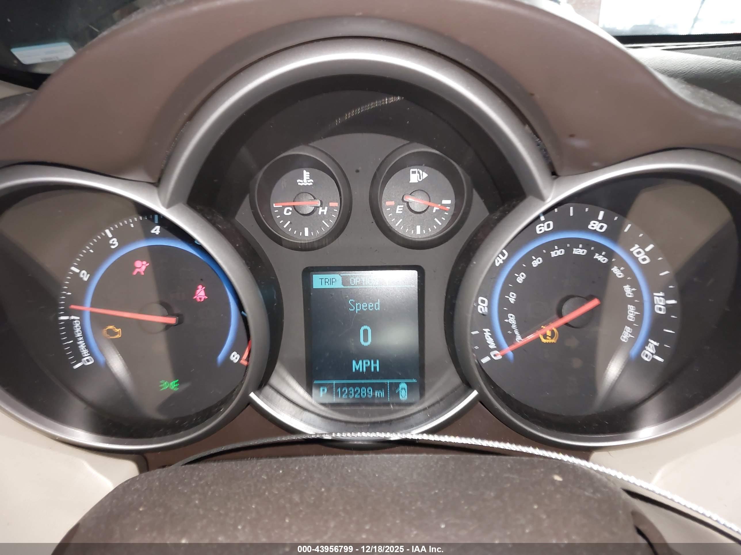 CHEVROLET CRUZE image 7
