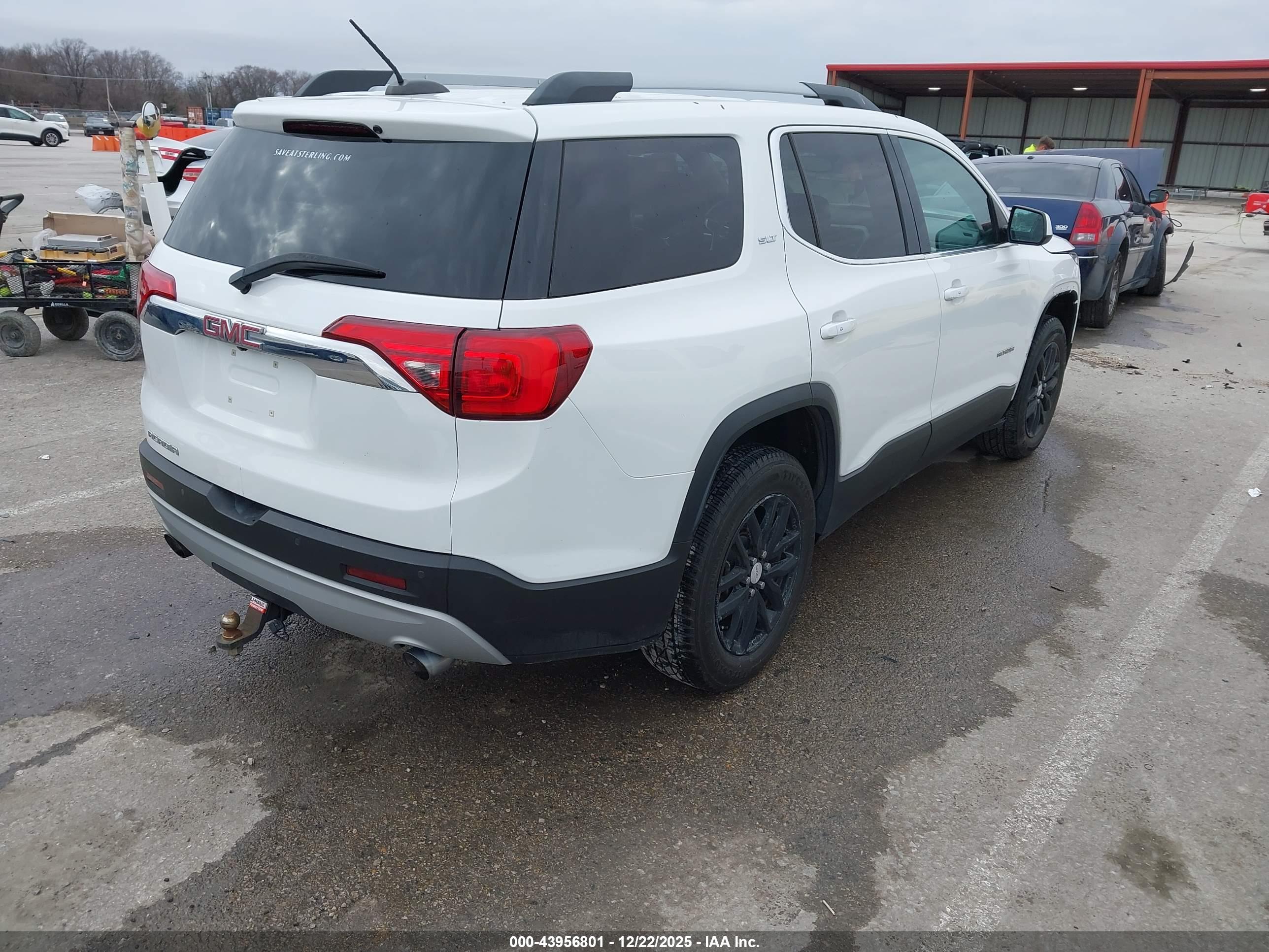 GMC ACADIA image 4