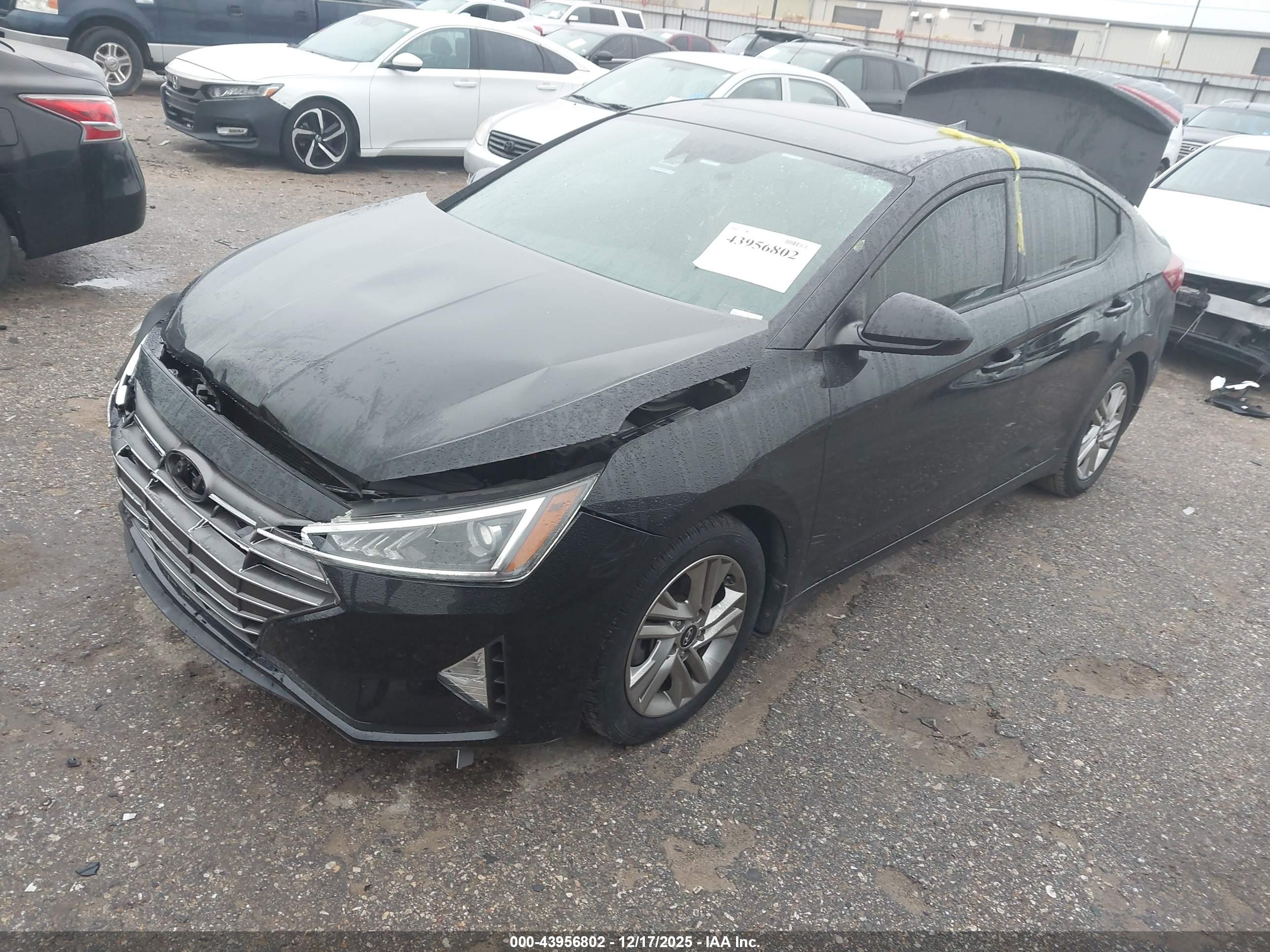 HYUNDAI ELANTRA image 2