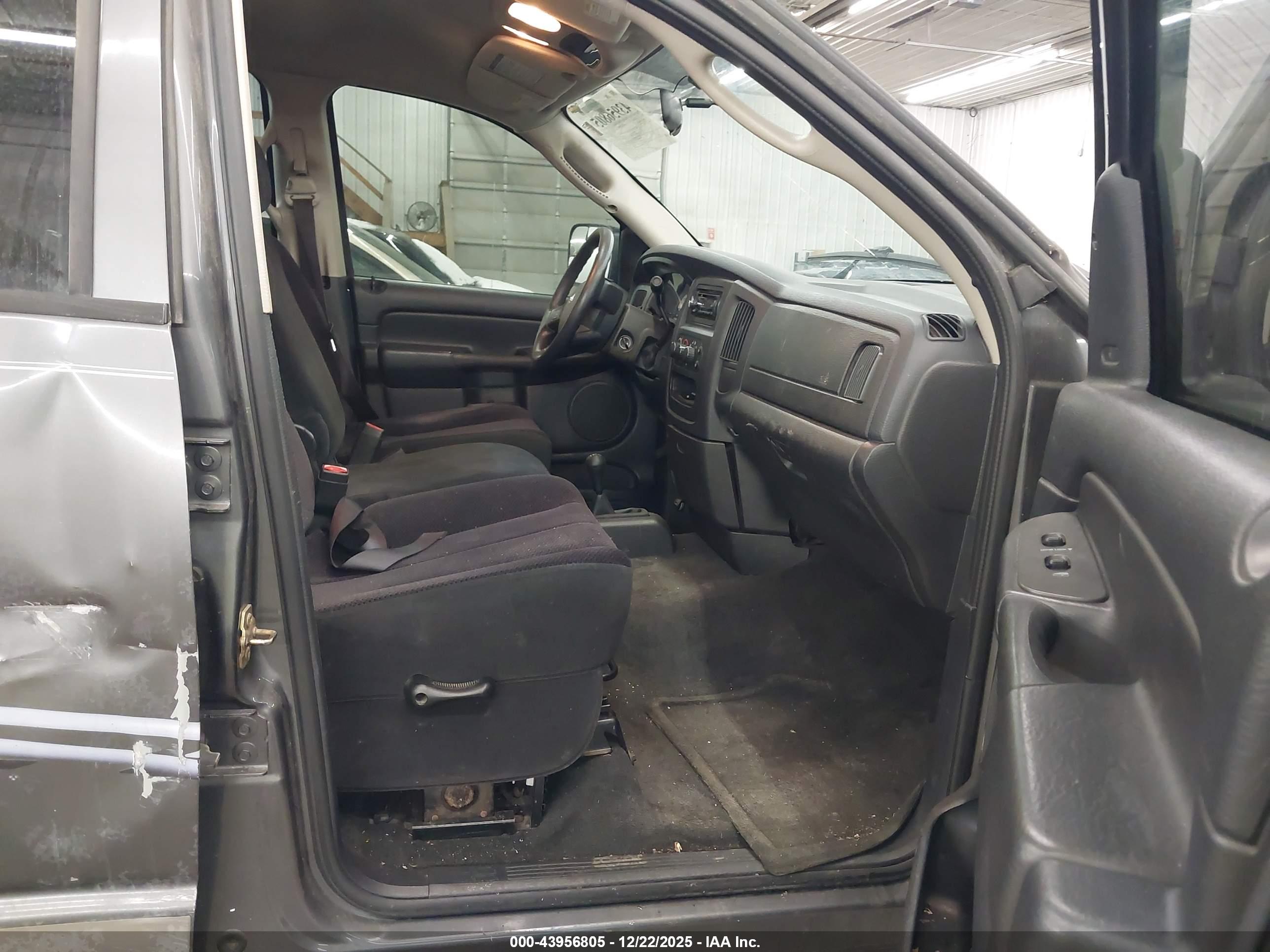 DODGE RAM image 5