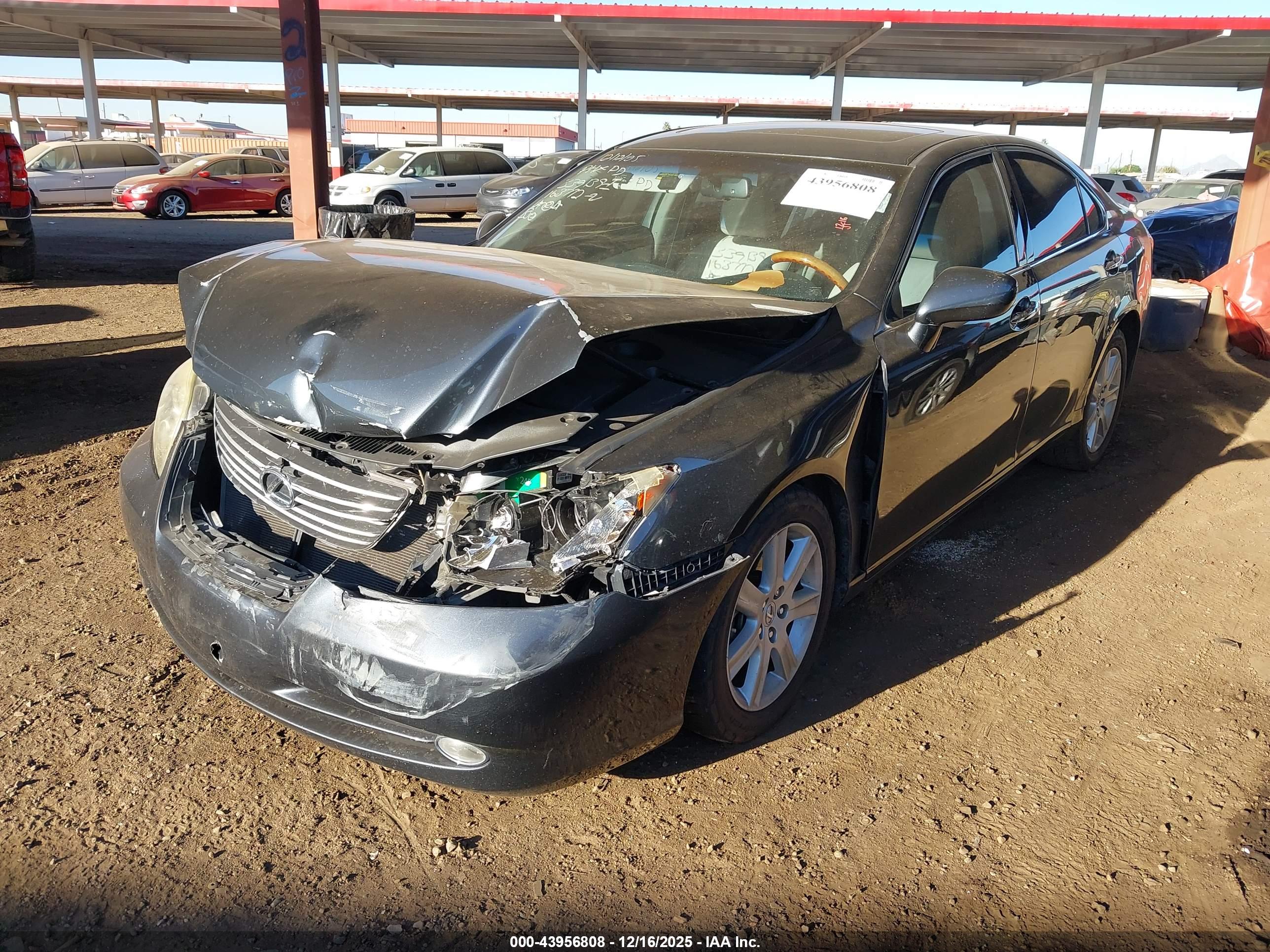 LEXUS ES image 2