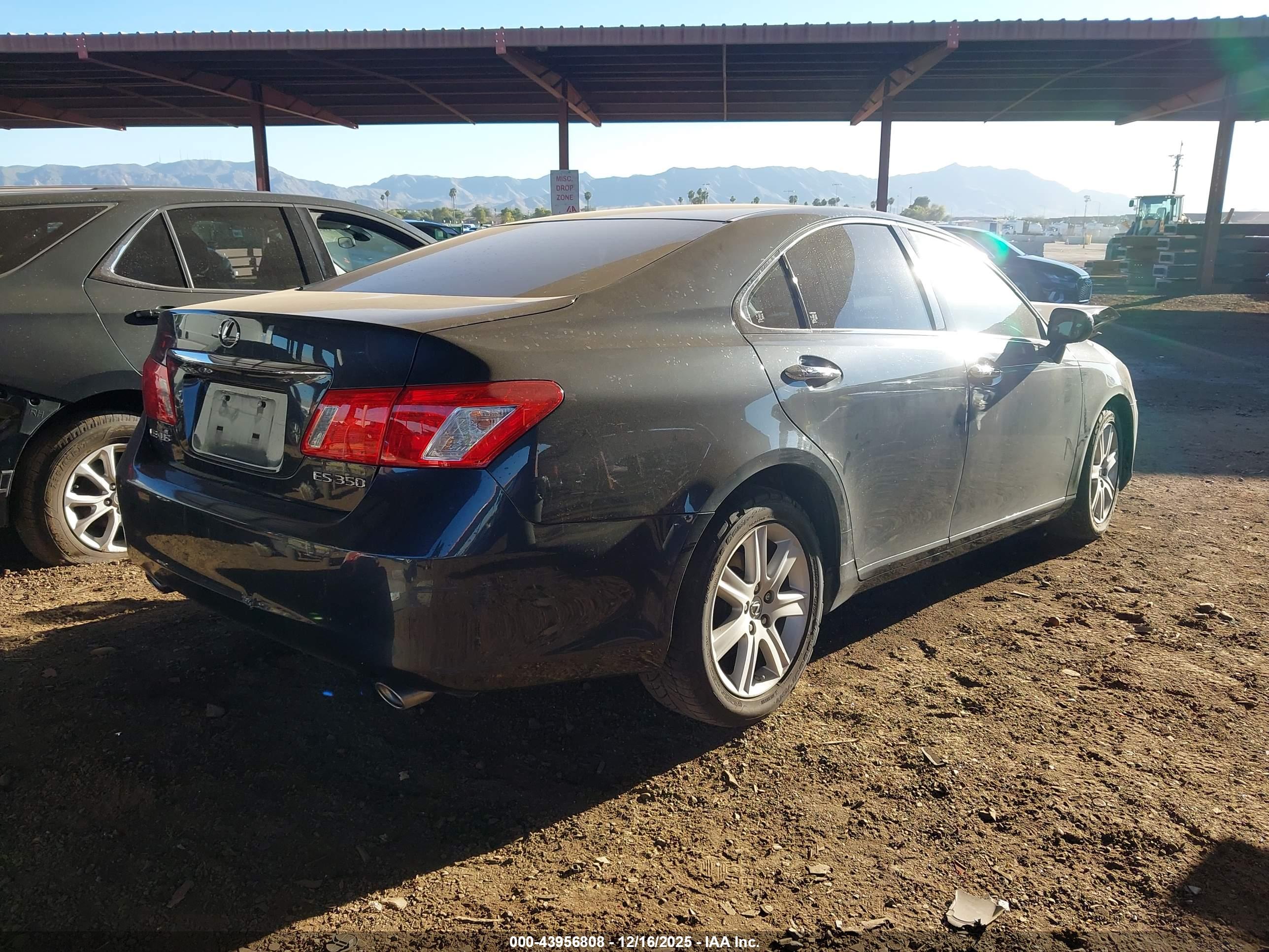 LEXUS ES image 4