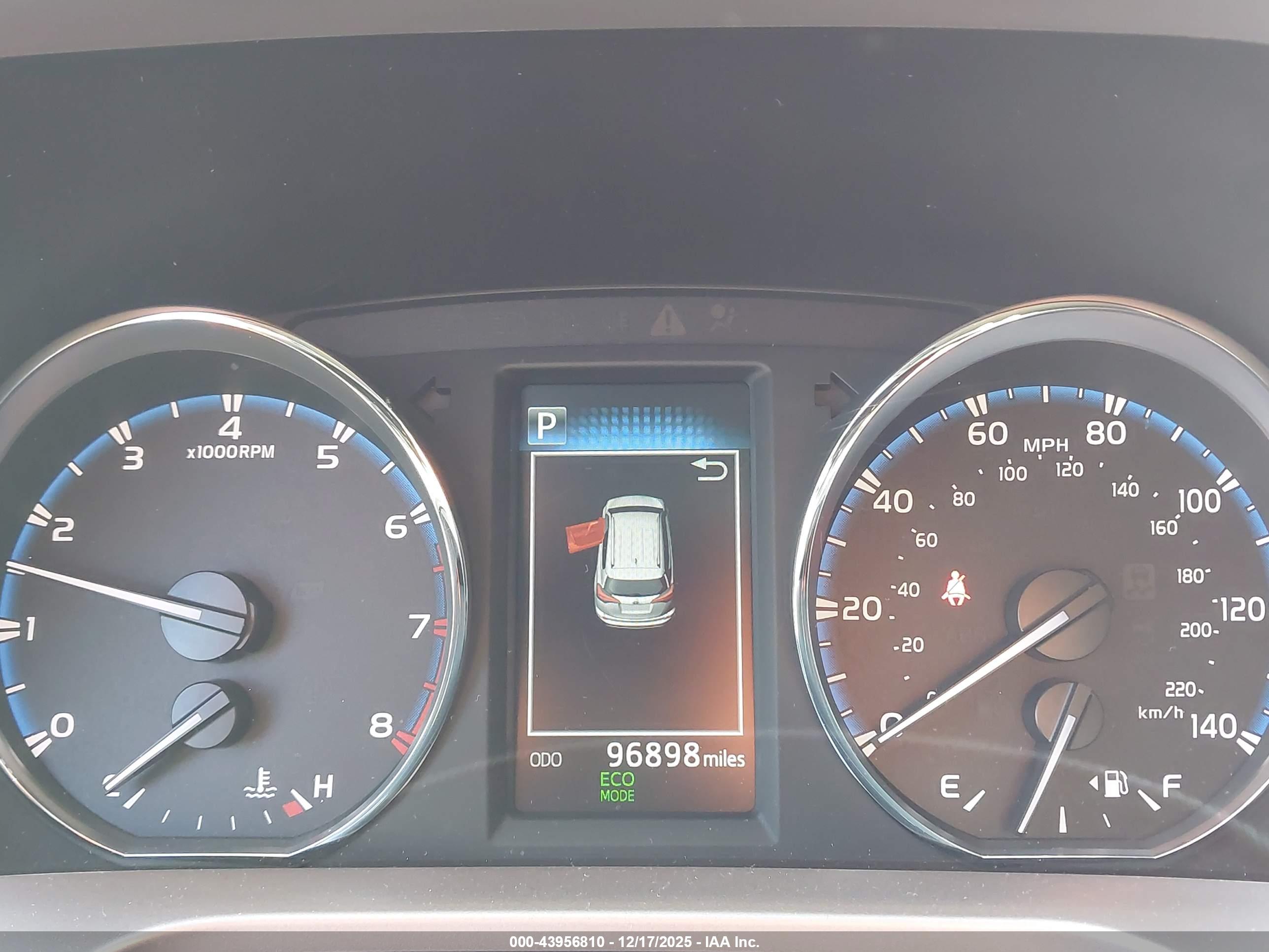 TOYOTA RAV4 image 7
