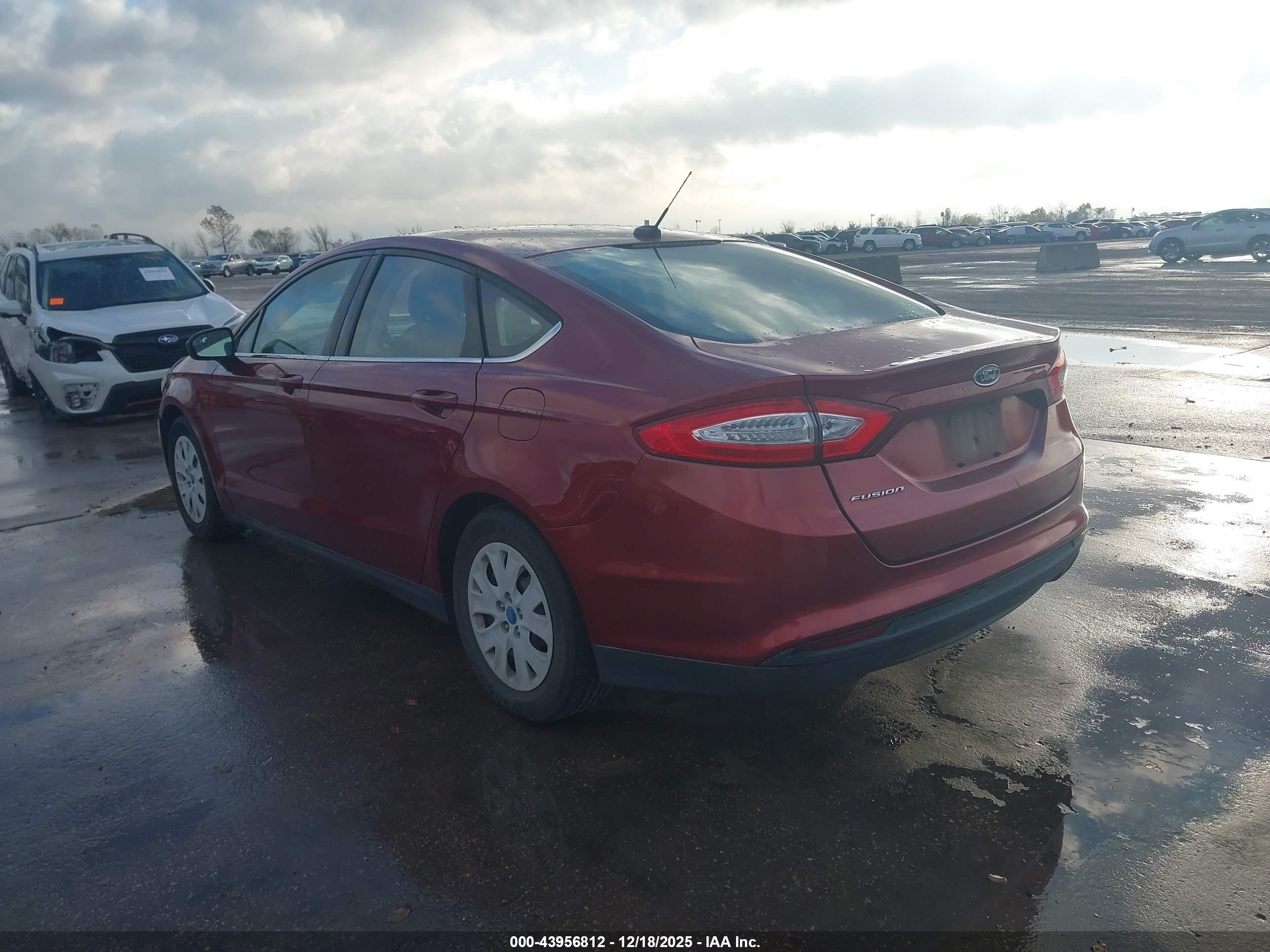 FORD FUSION image 3