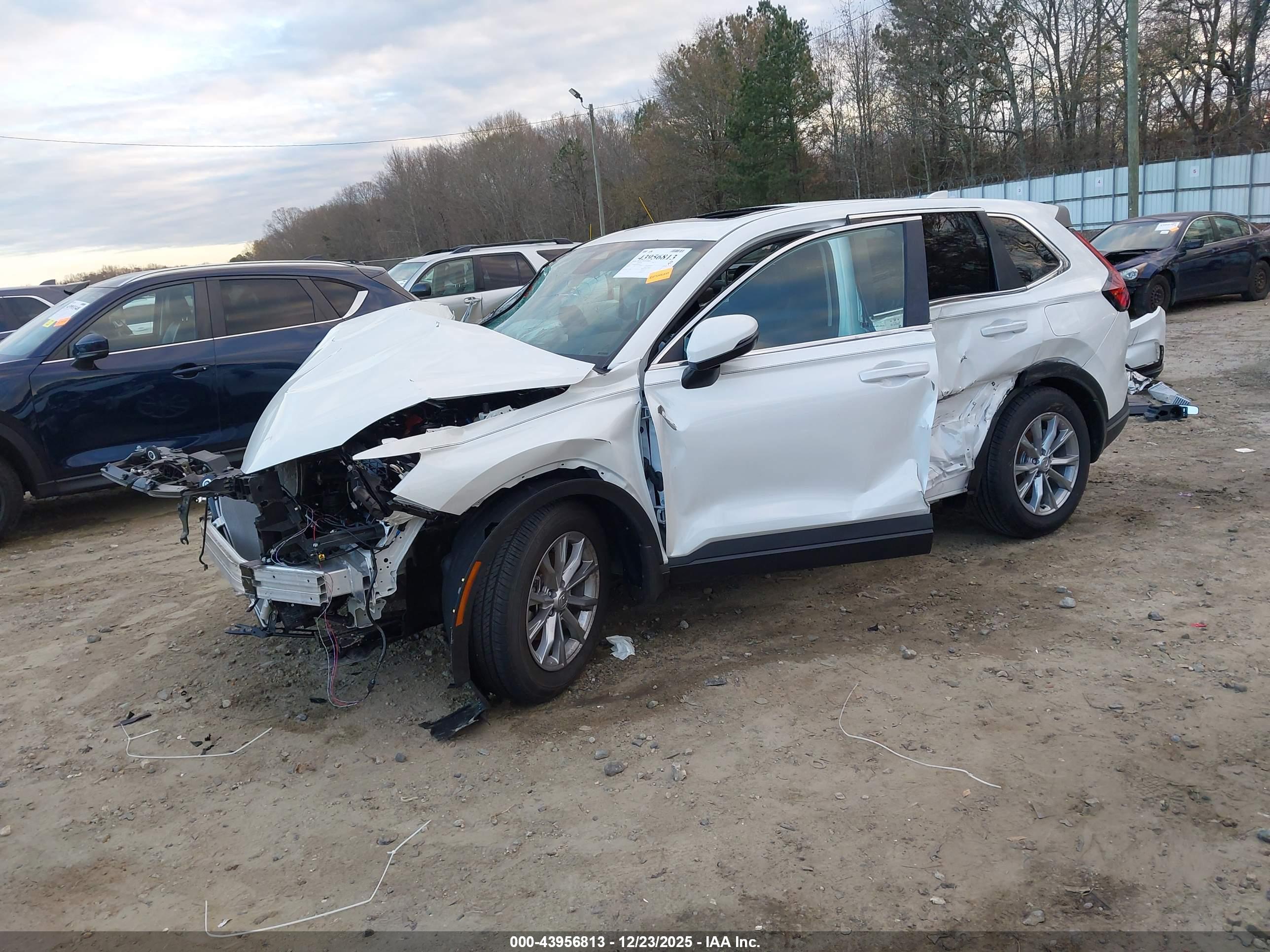 HONDA CR-V image 2