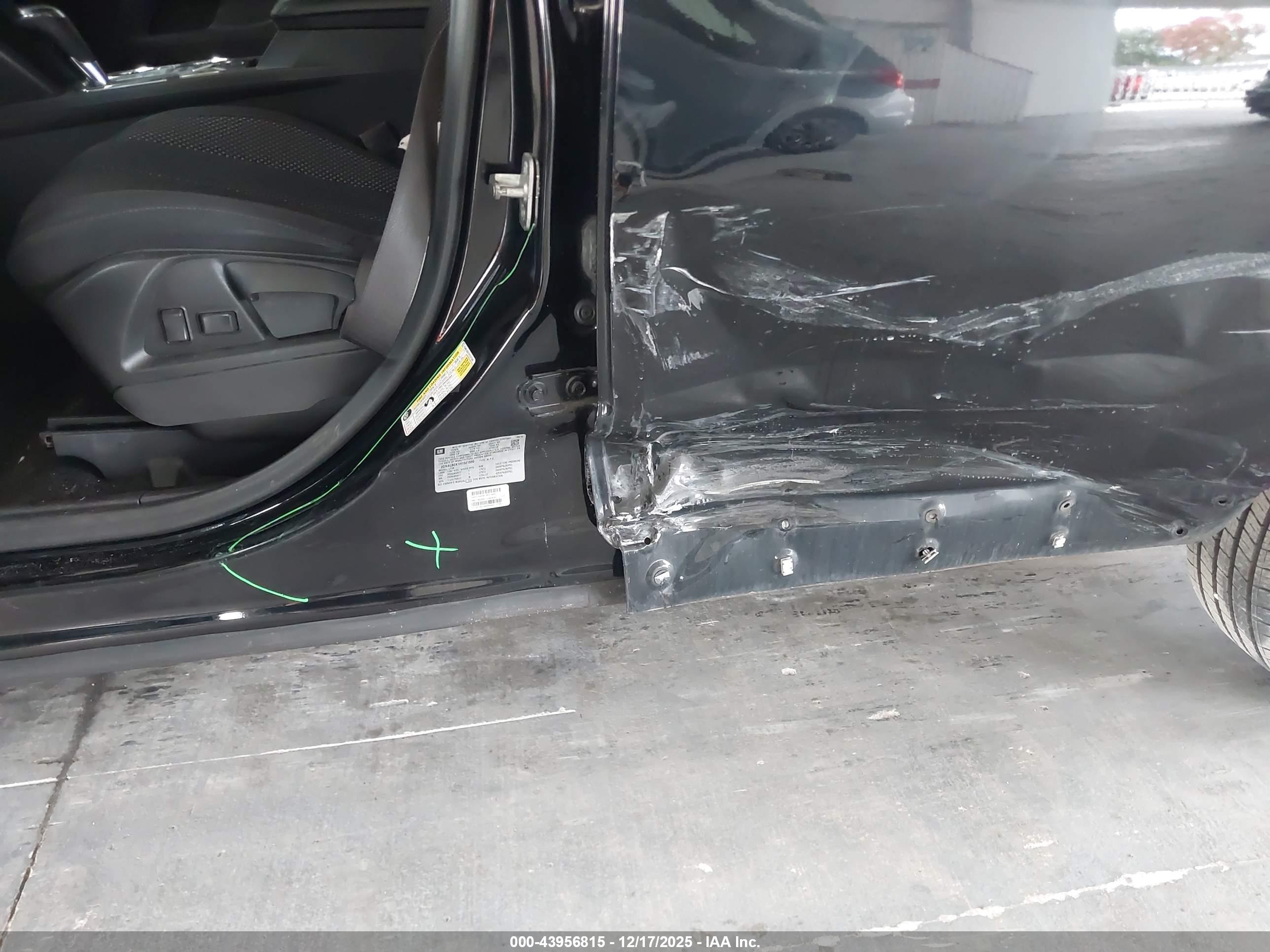 CHEVROLET EQUINOX image 6