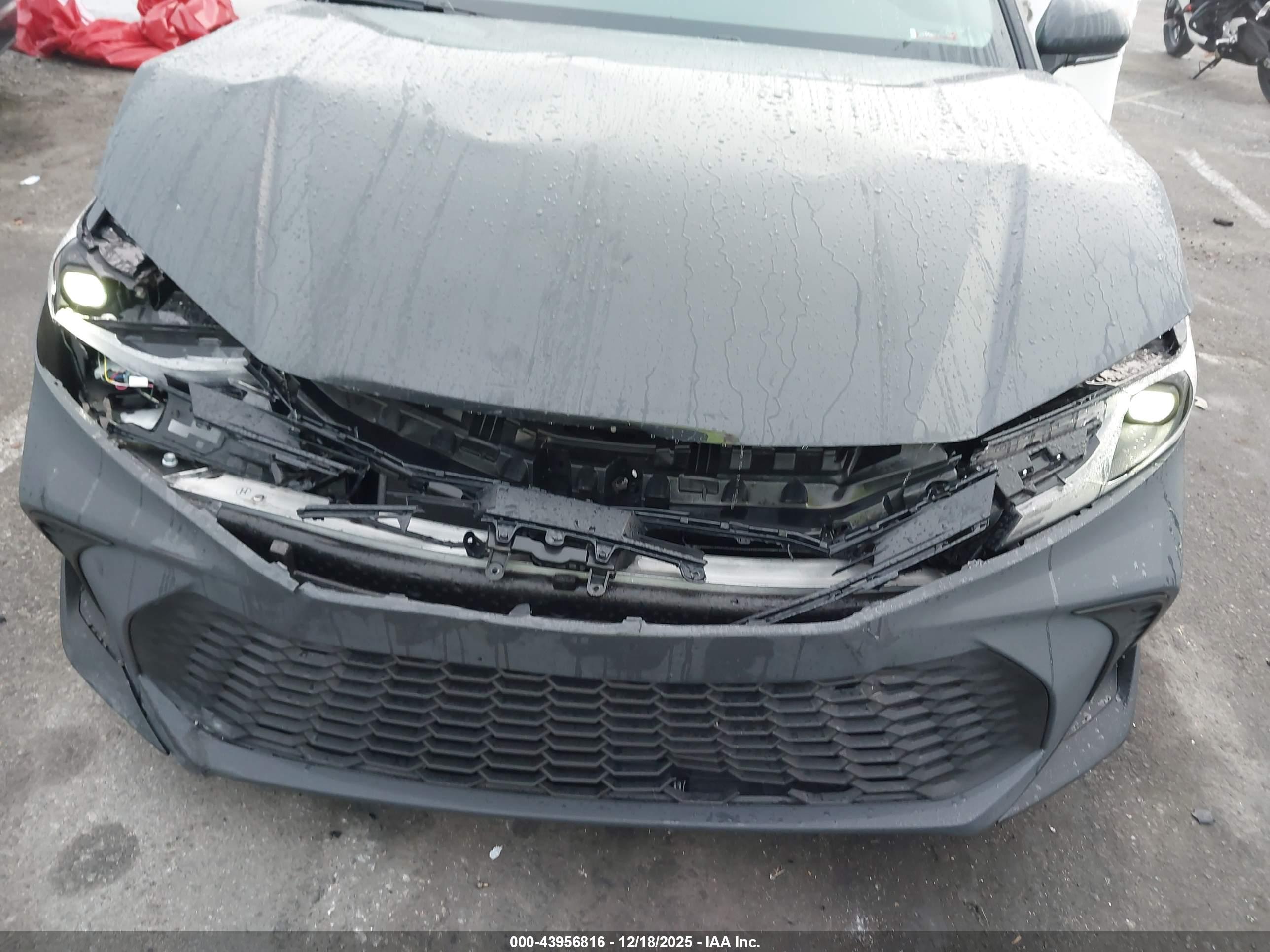 TOYOTA CAMRY image 6