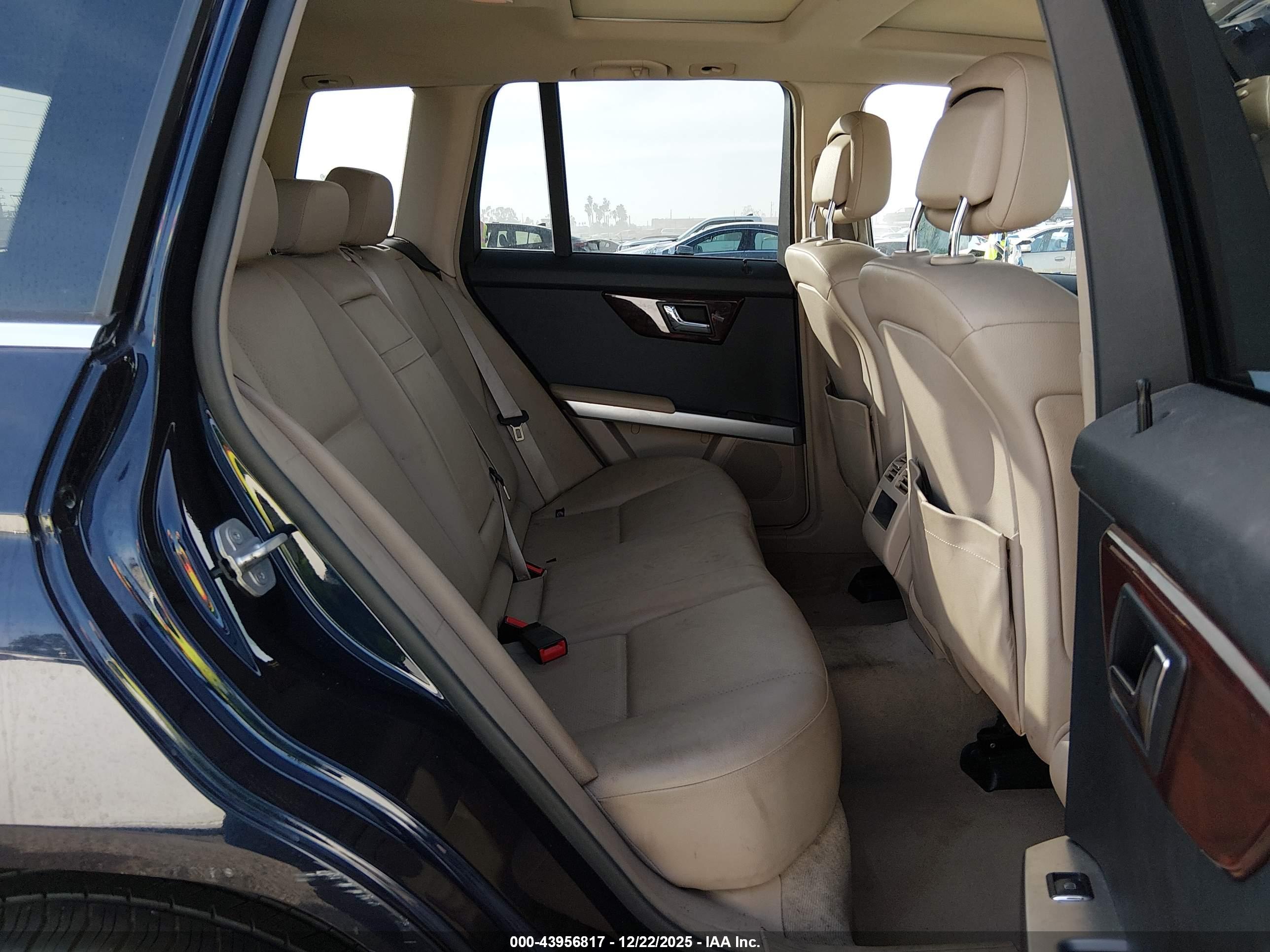 MERCEDES-BENZ GLK image 8