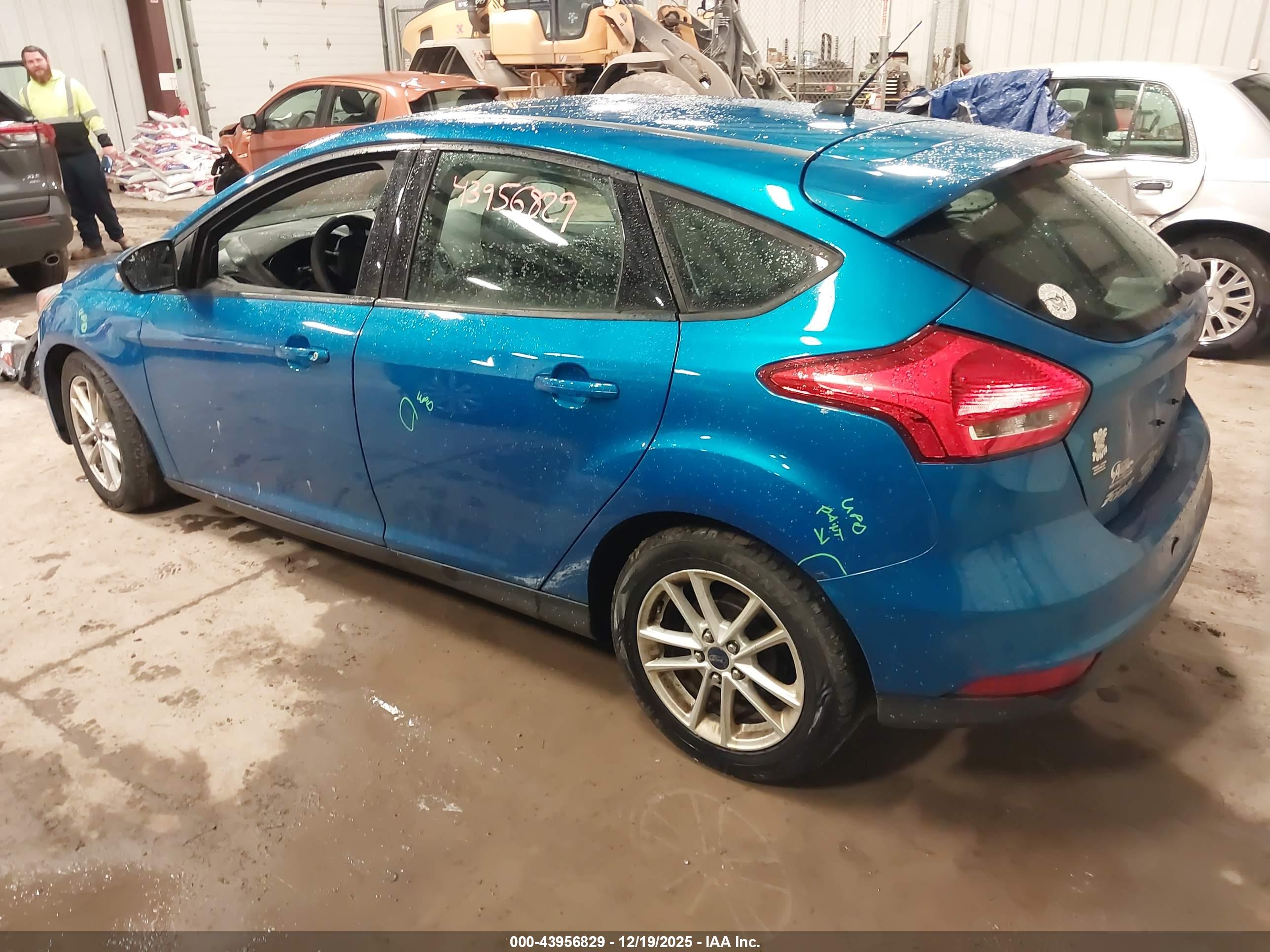FORD FOCUS image 3