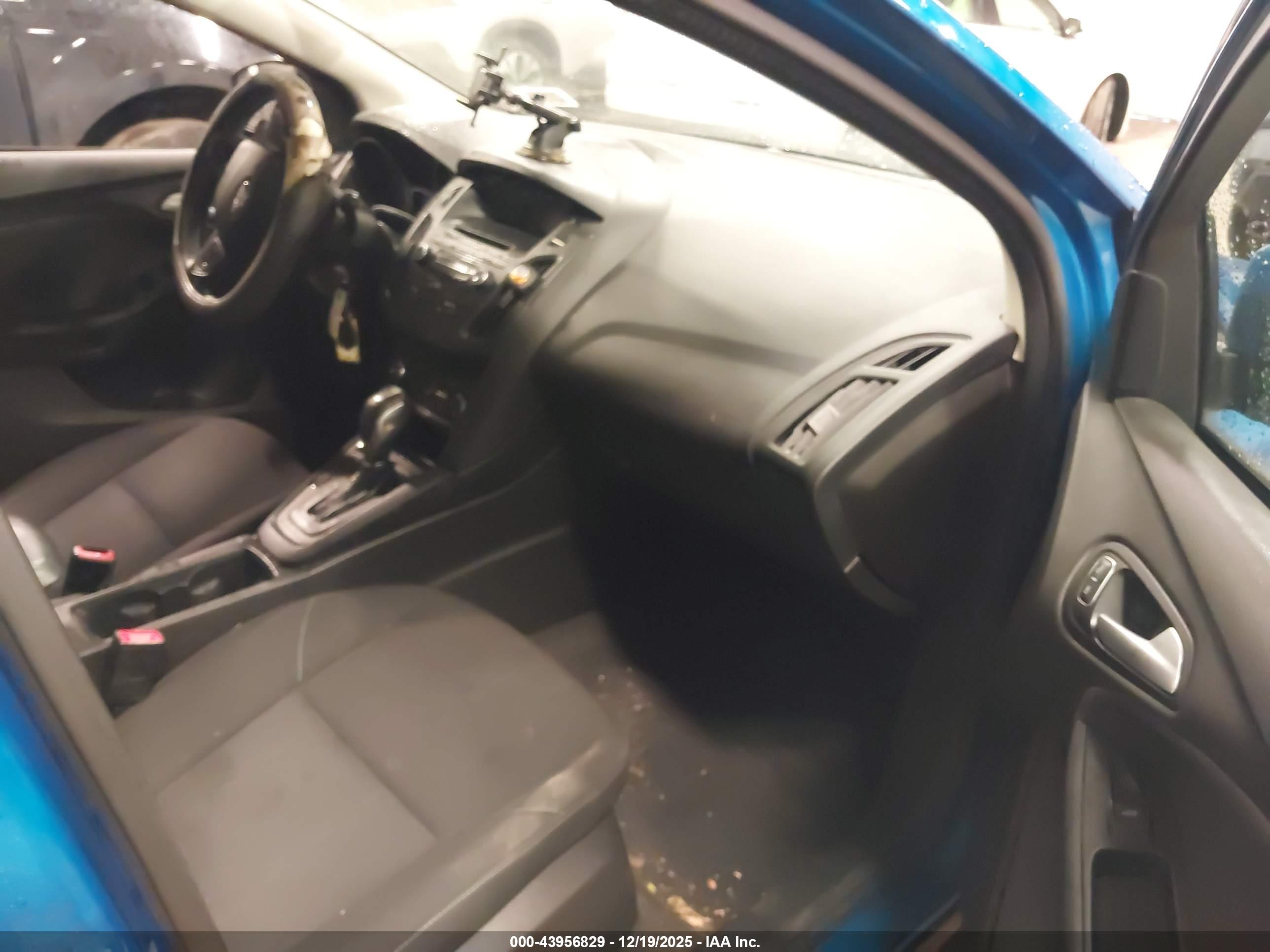 FORD FOCUS image 5