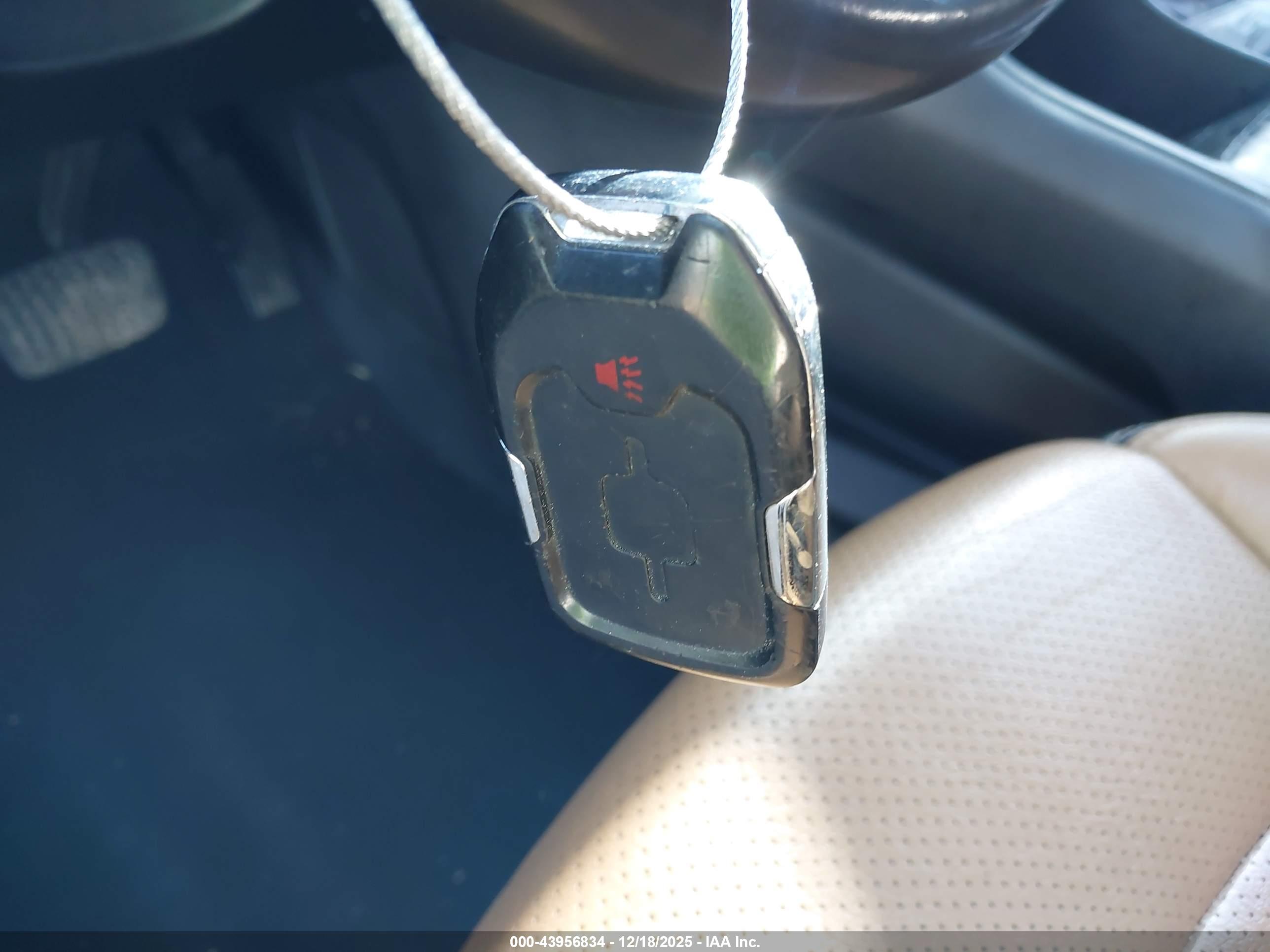GMC TERRAIN image 11