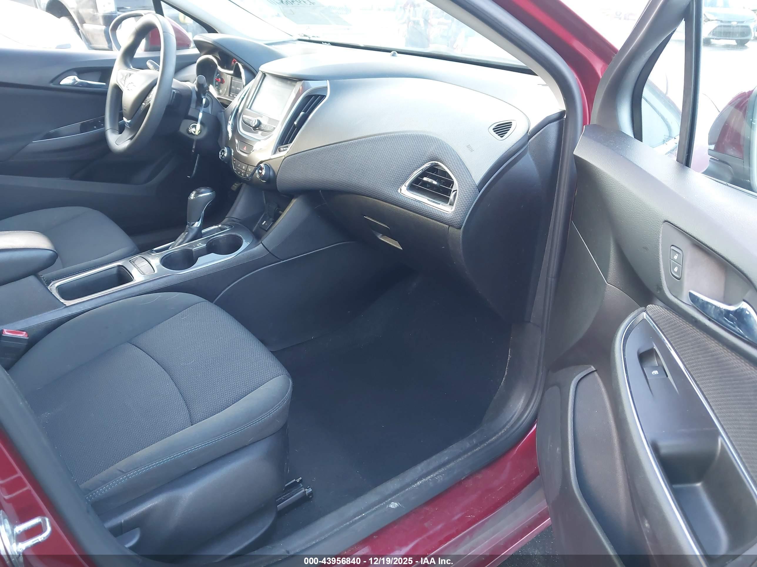 CHEVROLET CRUZE image 5
