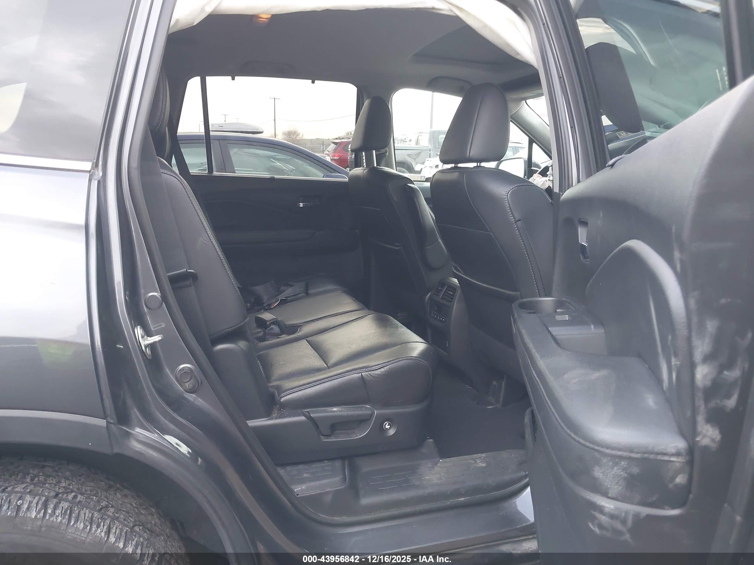 HONDA PILOT image 8