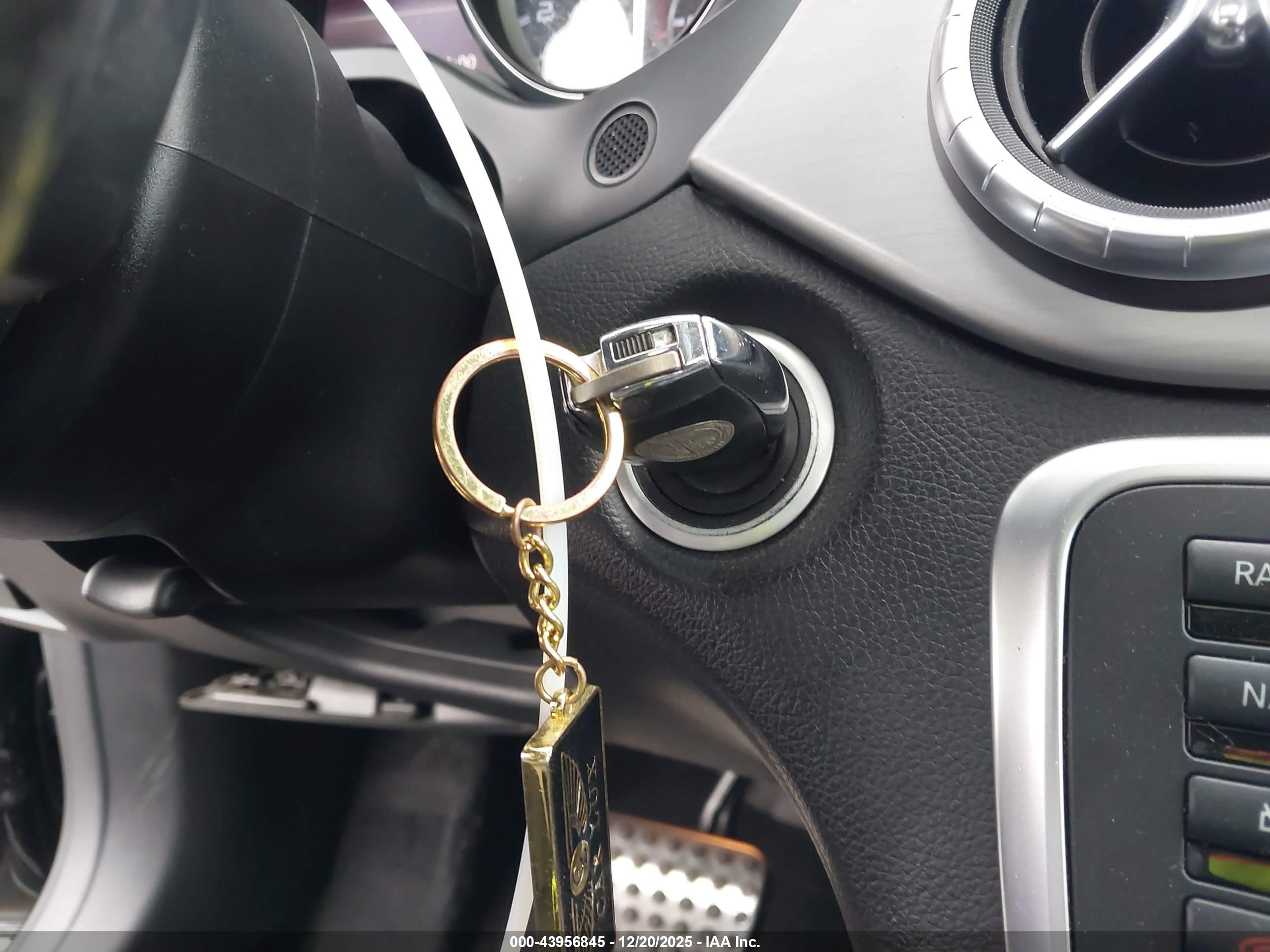 MERCEDES-BENZ CLA image 11