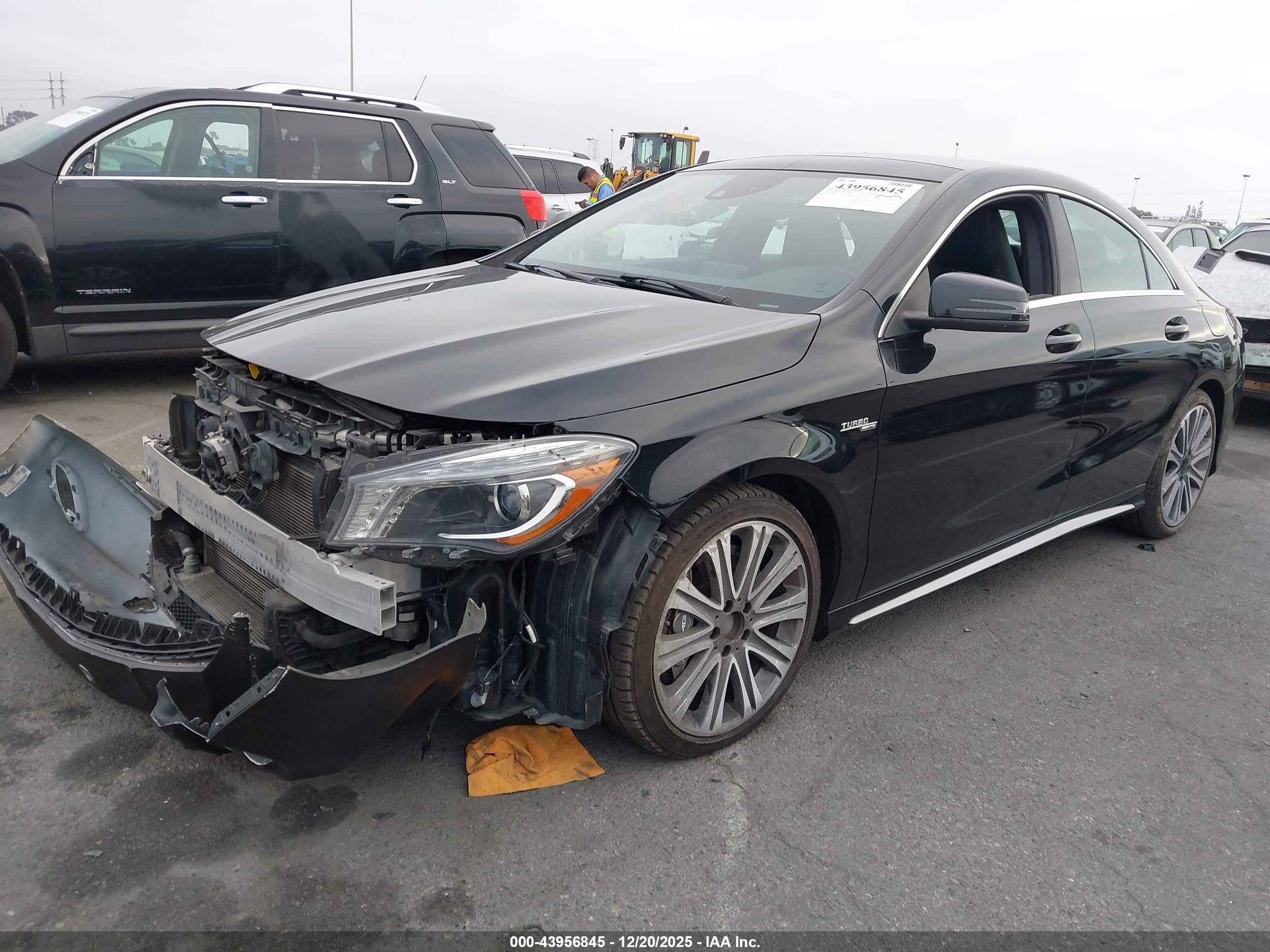 MERCEDES-BENZ CLA image 2
